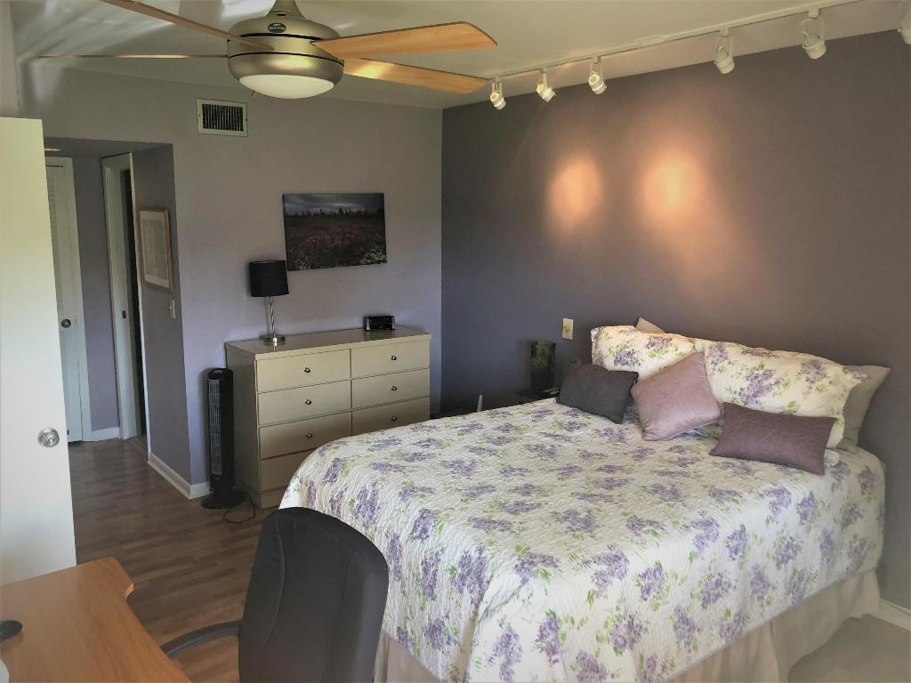 GREEN LAKES CONDO 1 THRU 21 OR3248P1 - Residential