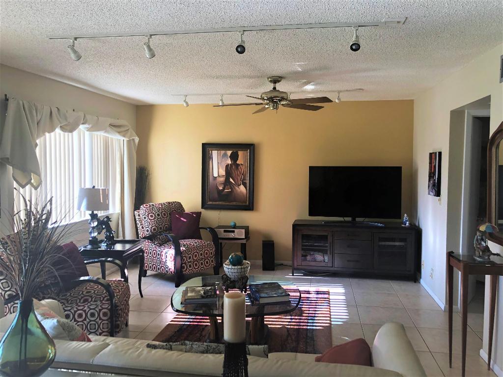 GREEN LAKES CONDO 1 THRU 21 OR3248P1 - Residential