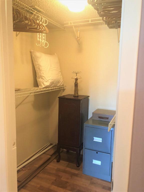 GREEN LAKES CONDO 1 THRU 21 OR3248P1 - Residential