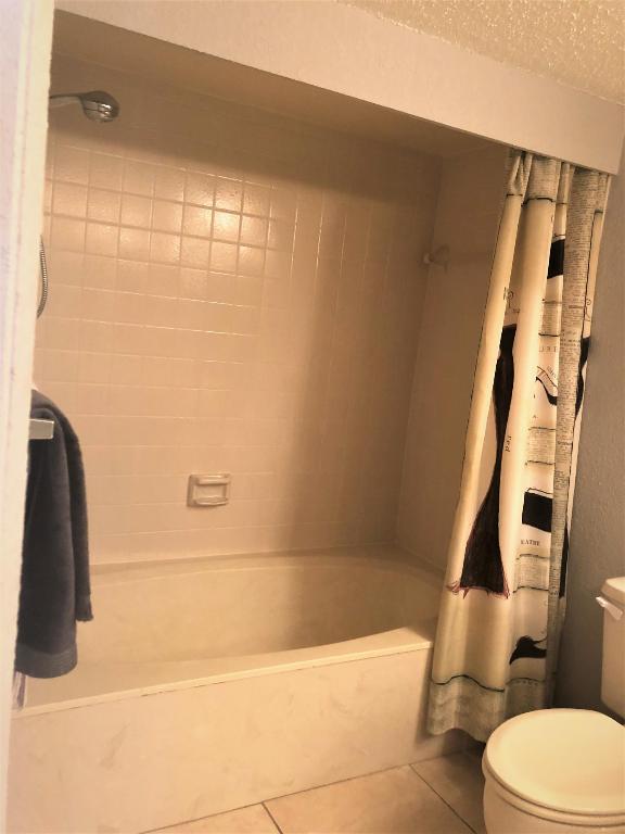 GREEN LAKES CONDO 1 THRU 21 OR3248P1 - Residential