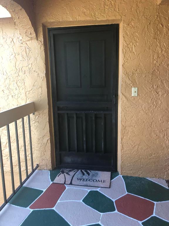 GREEN LAKES CONDO 1 THRU 21 OR3248P1 - Residential