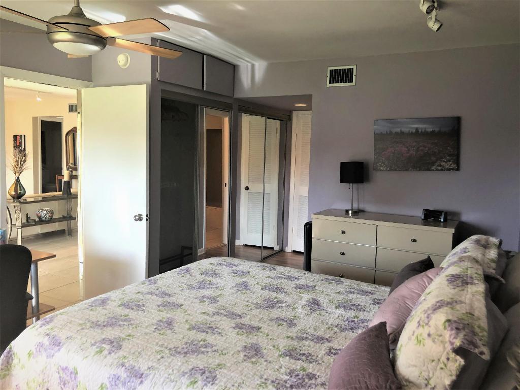 GREEN LAKES CONDO 1 THRU 21 OR3248P1 - Residential