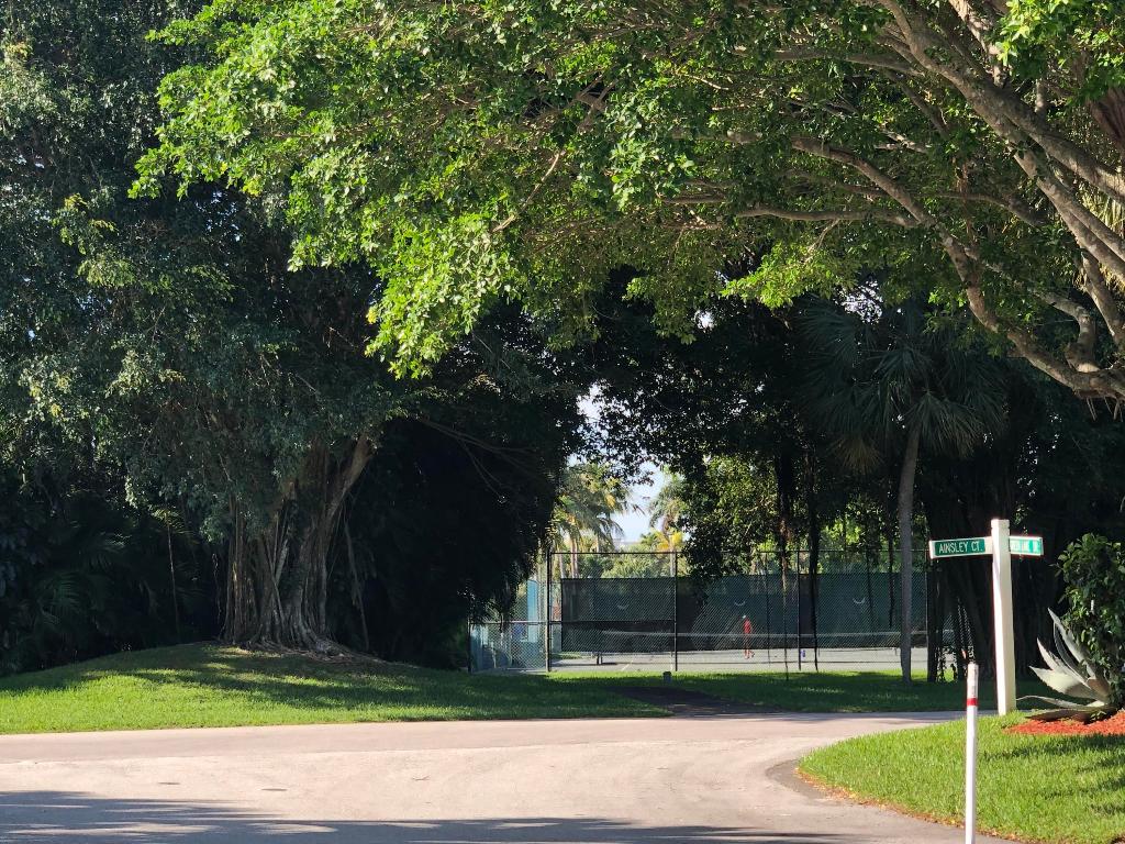 GREEN LAKES CONDO 1 THRU 21 OR3248P1 - Residential