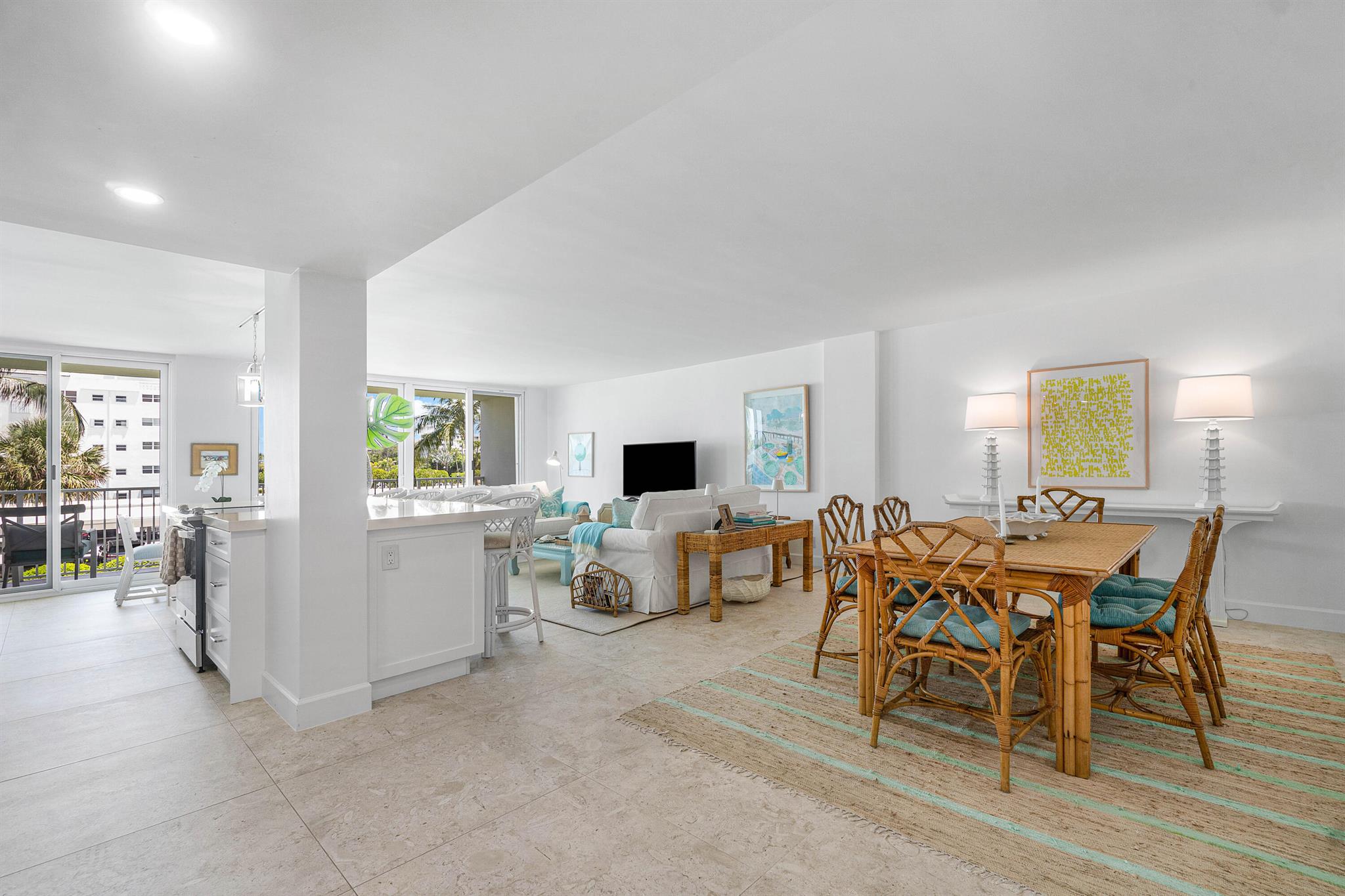 LA PALMA CONDO - Residential