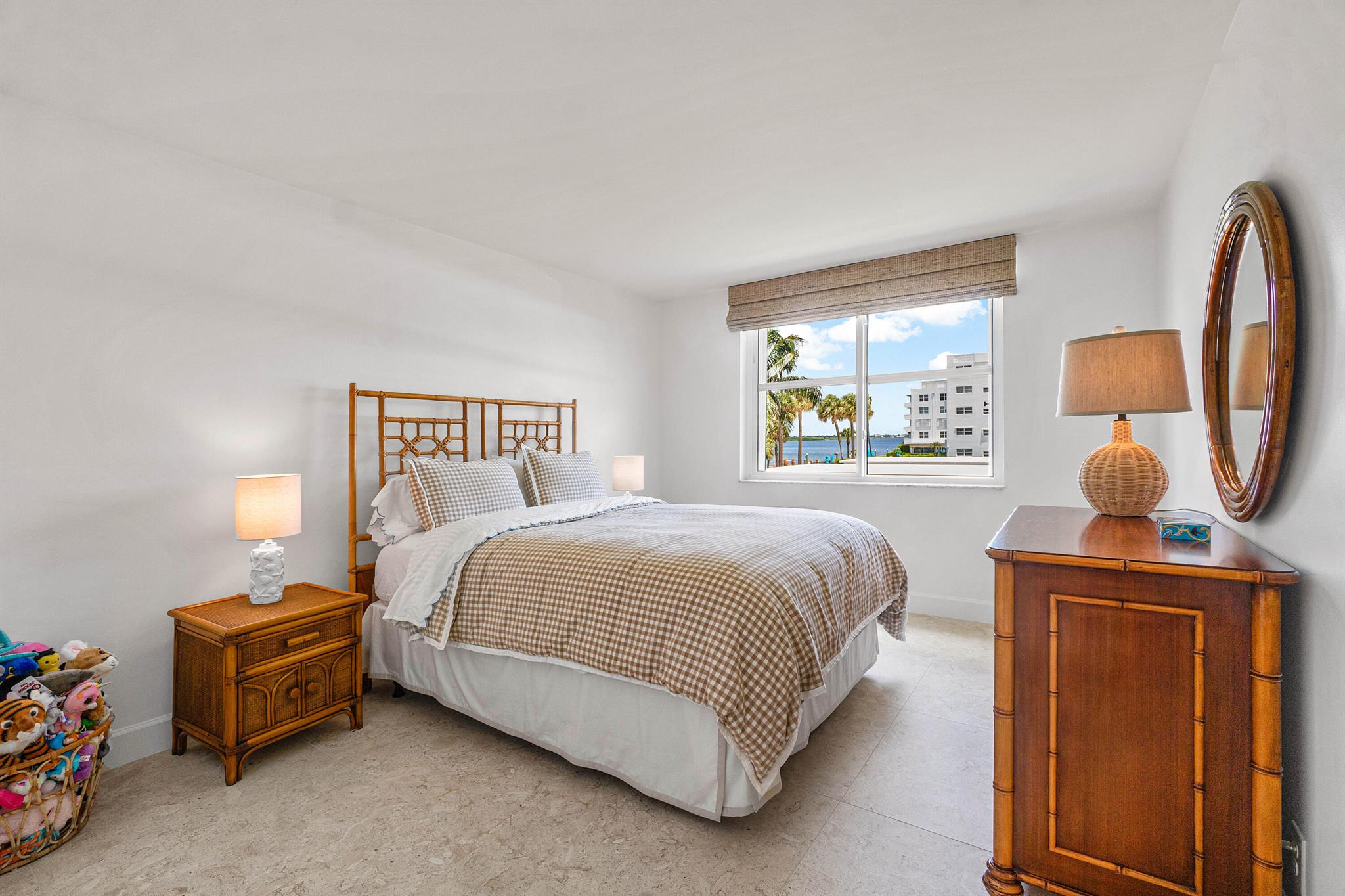 LA PALMA CONDO - Residential