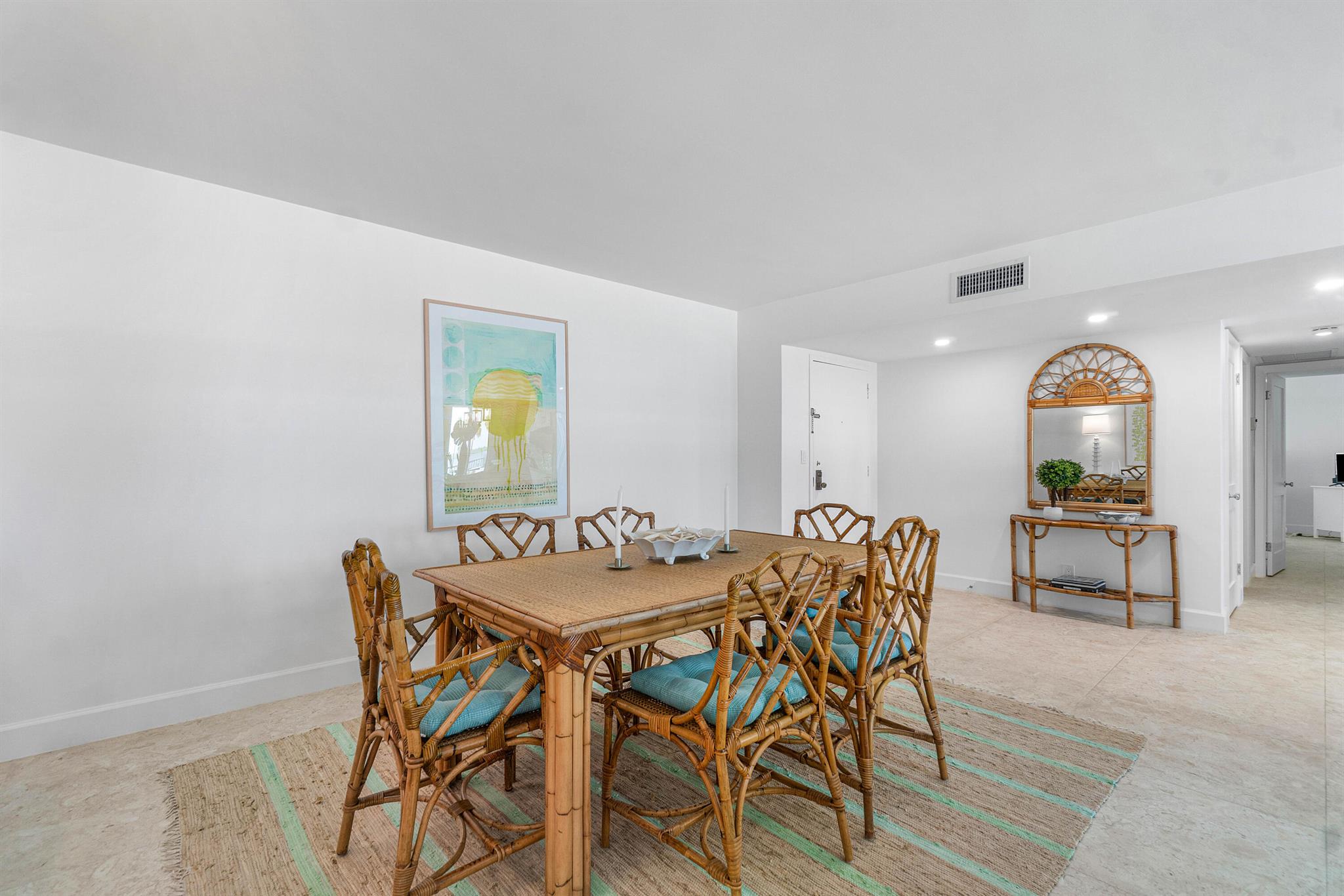 LA PALMA CONDO - Residential