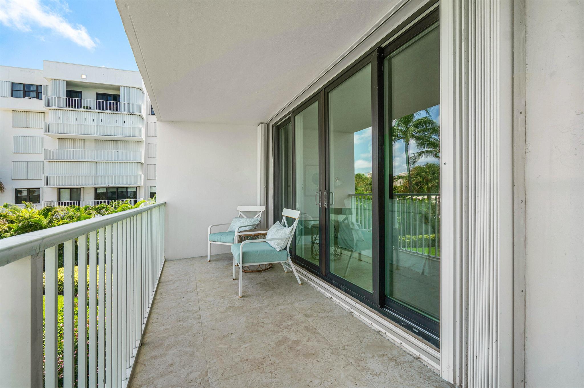 LA PALMA CONDO - Residential