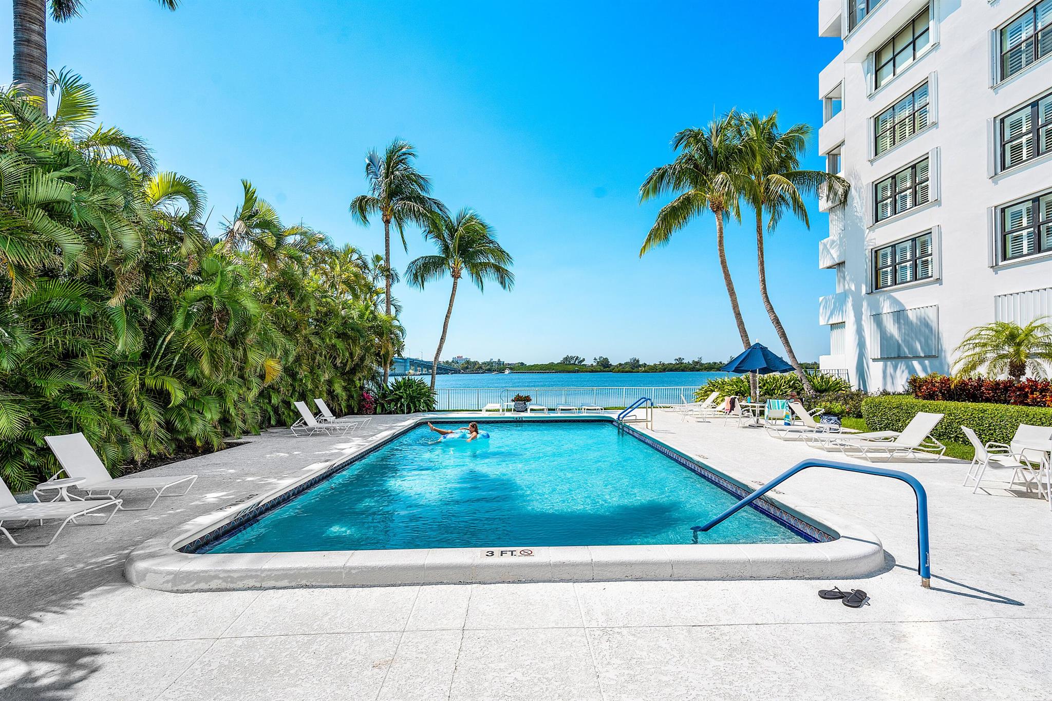 LA PALMA CONDO - Residential