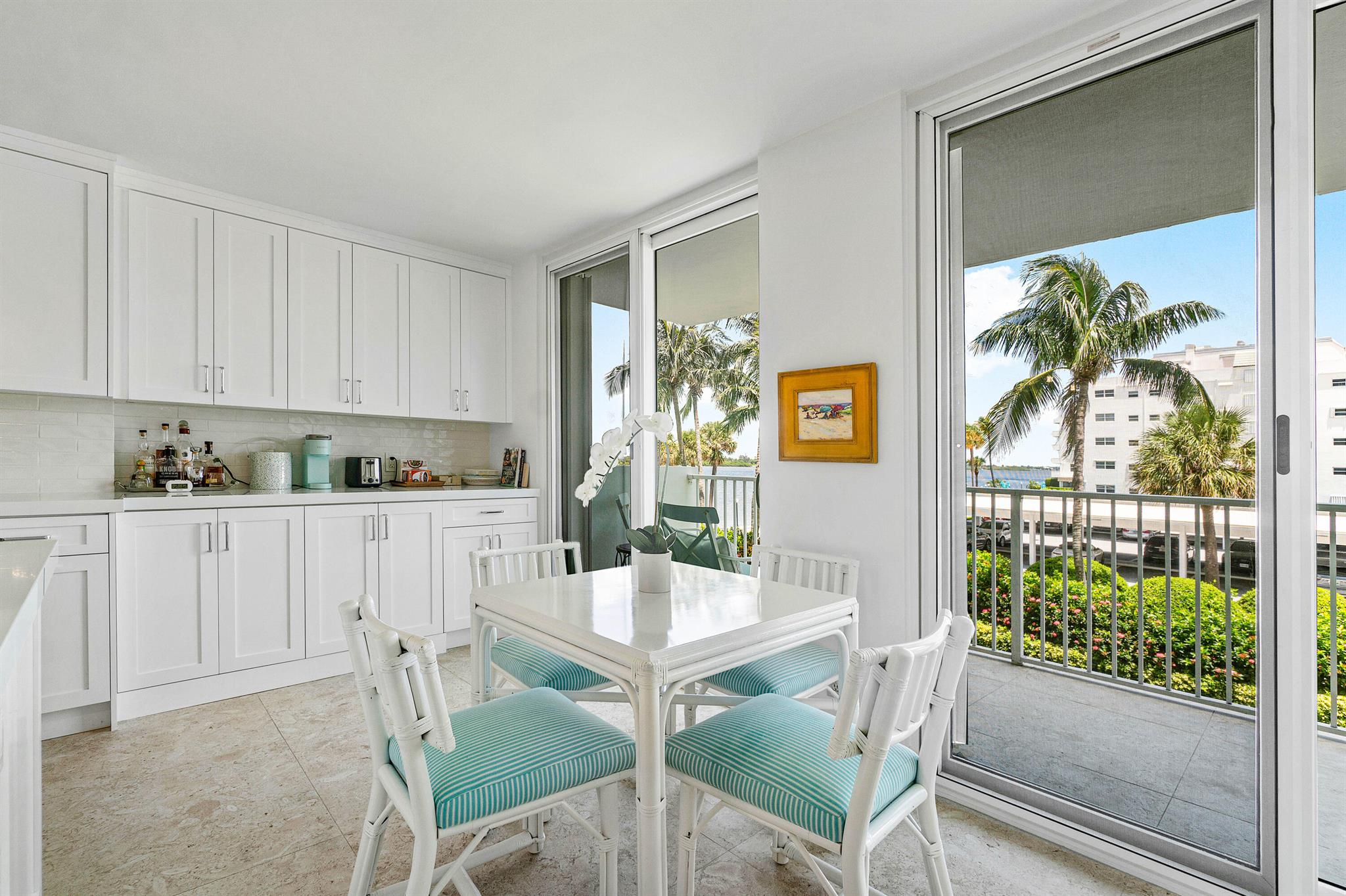 LA PALMA CONDO - Residential