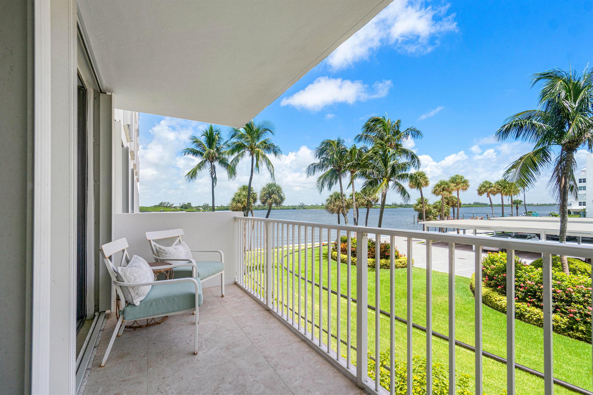 LA PALMA CONDO - Residential