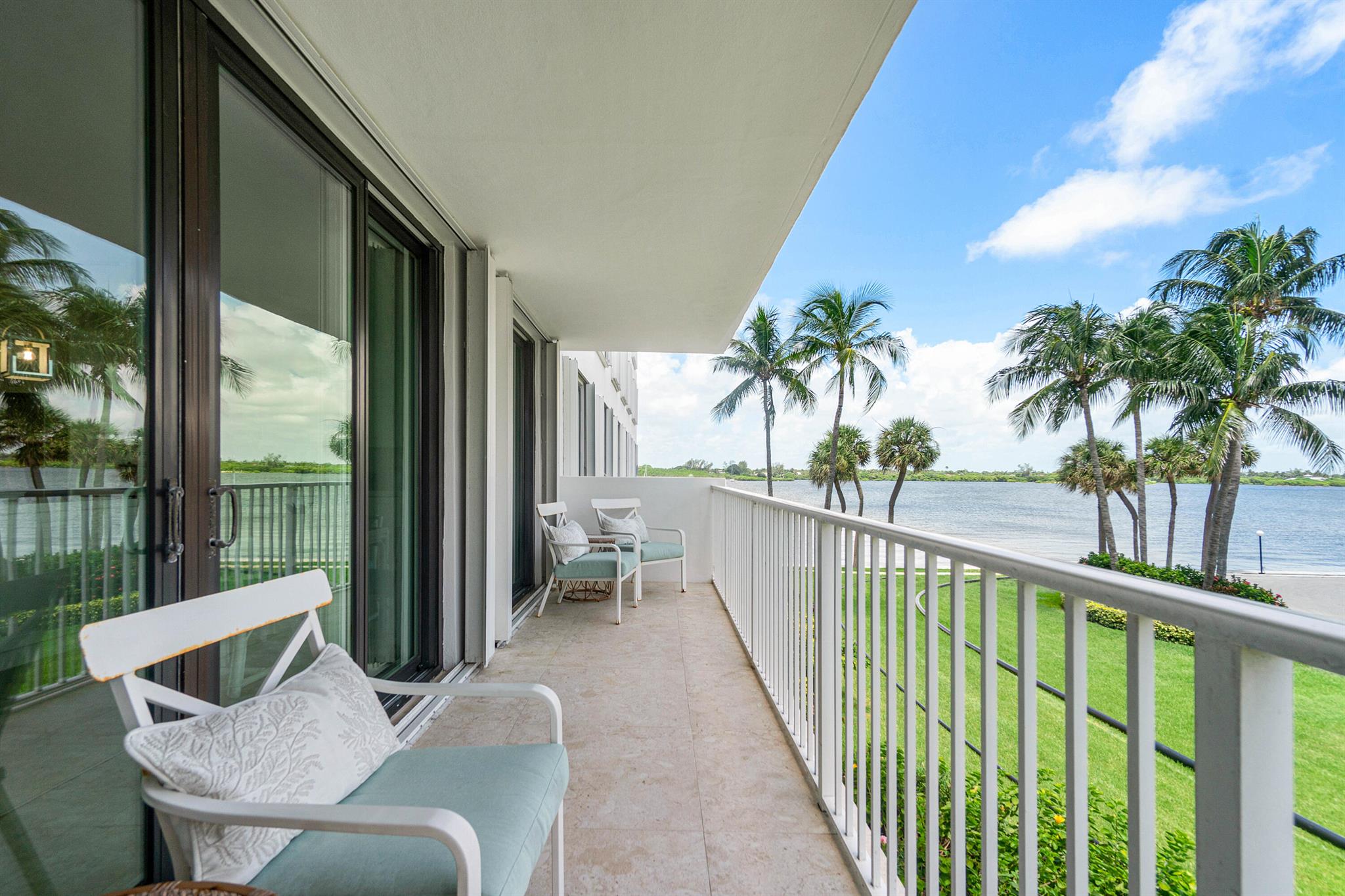 LA PALMA CONDO - Residential
