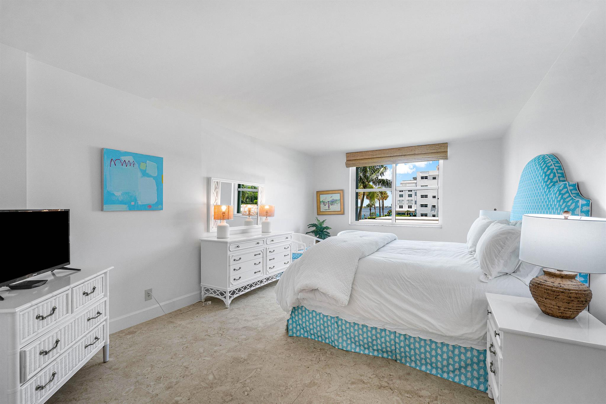 LA PALMA CONDO - Residential