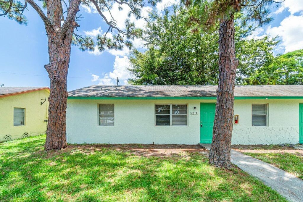 Photo of 4815 Gulfstream Road, Lake Worth, FL 33461 (MLS # R11091247)
