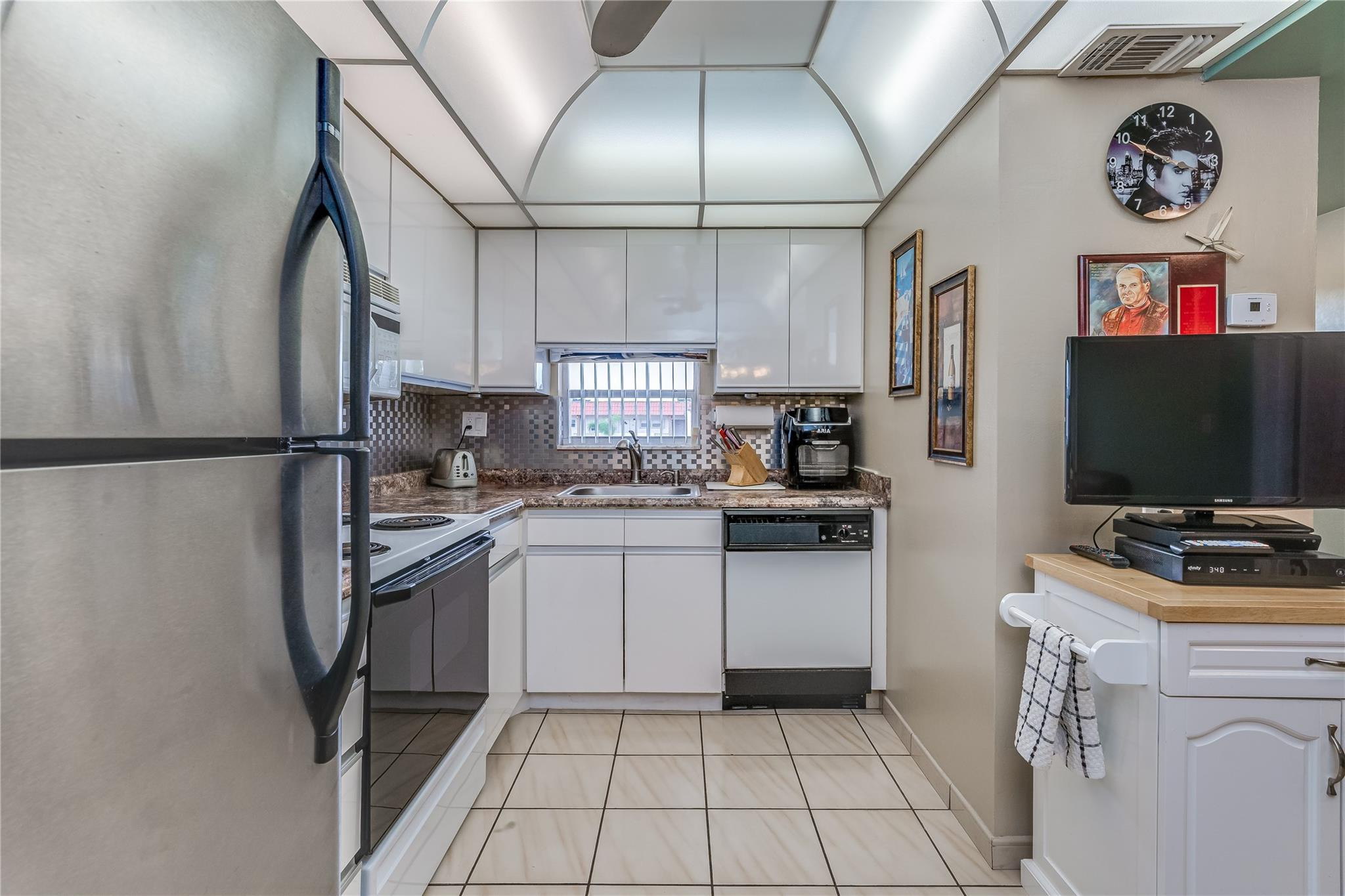 HOLLYBROOK GOLF & TENNIS - Residential