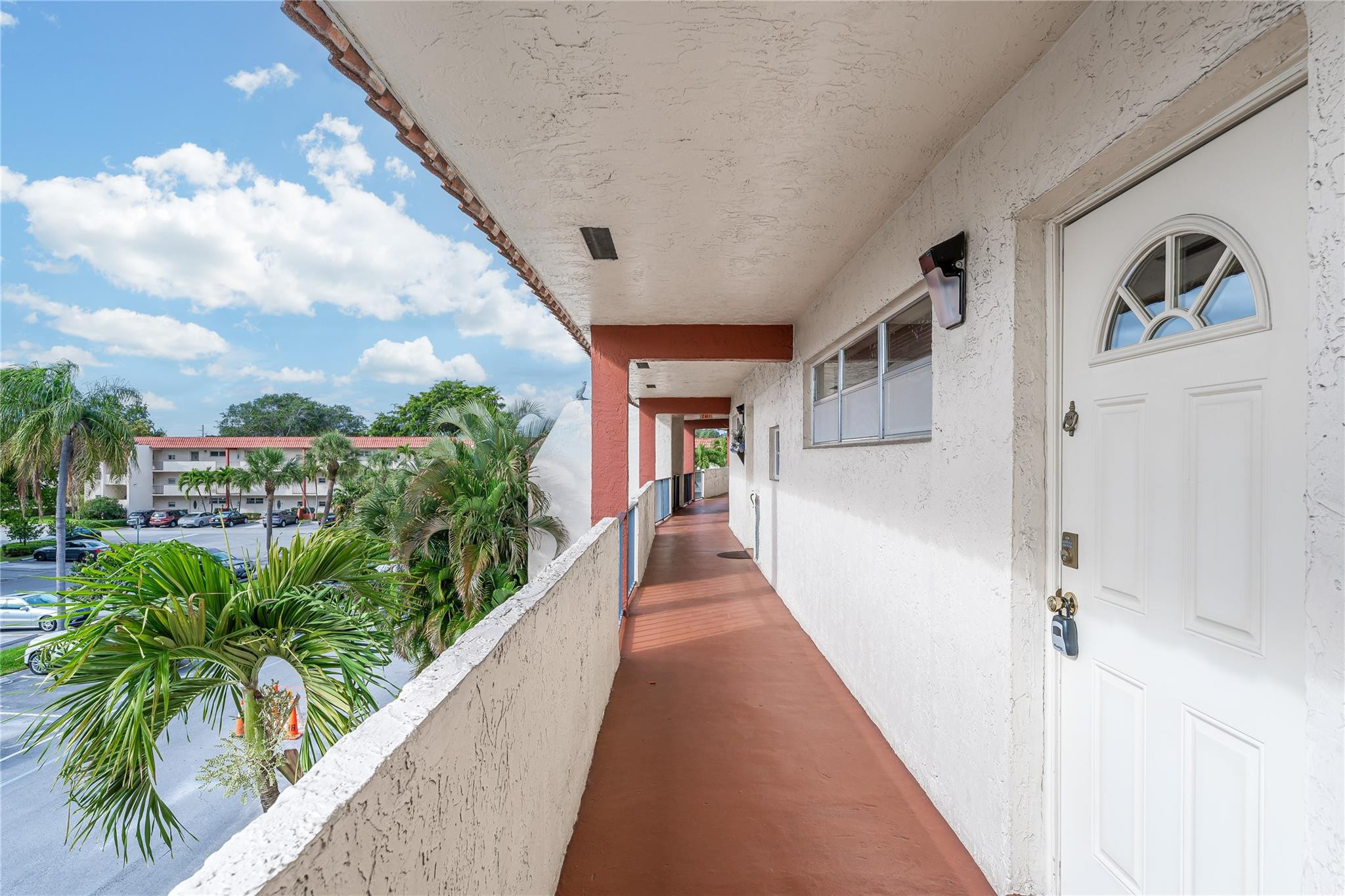 HOLLYBROOK GOLF & TENNIS - Residential