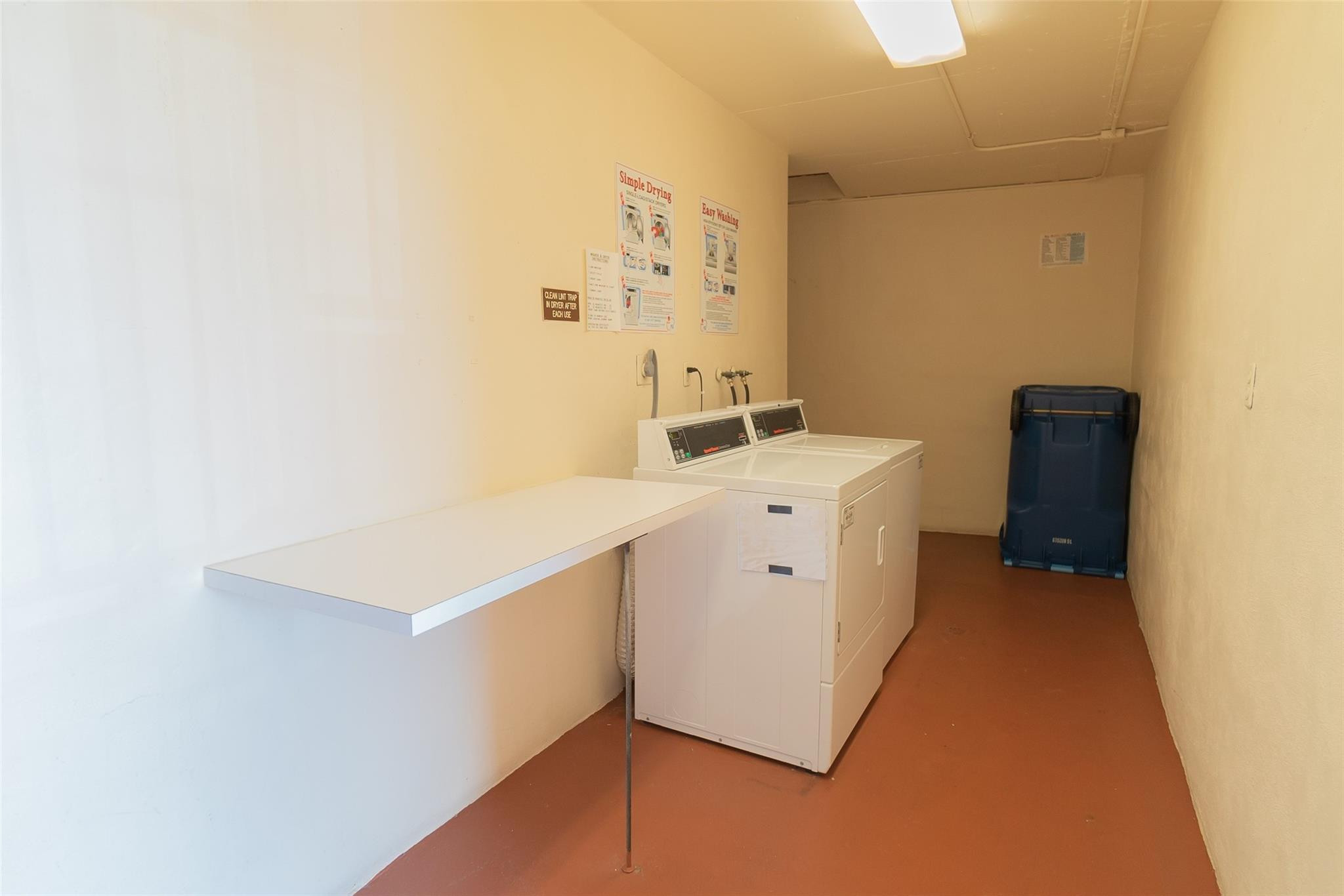 HOLLYBROOK GOLF & TENNIS - Residential