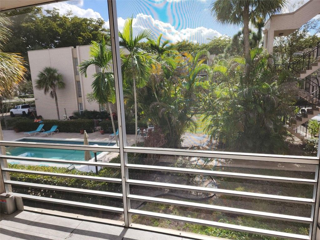Photo of 485 N Pine Island Road #204, Fort Lauderdale, FL 33324 (MLS # F10538926)