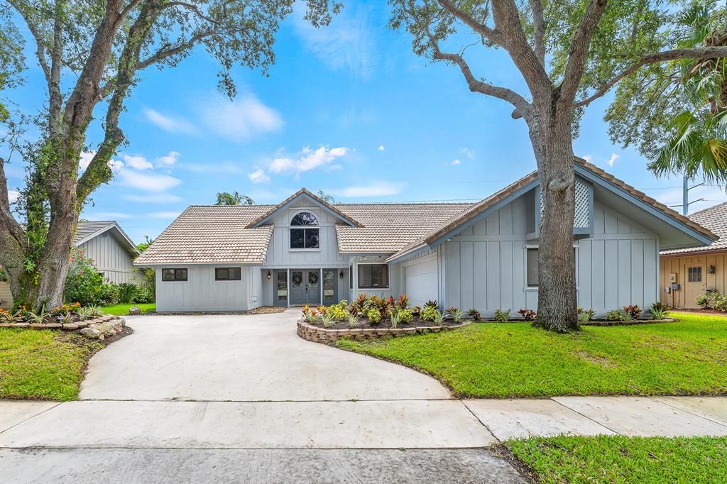 Photo of 104 Timber Lane, Jupiter, FL 33458 (MLS # R10891441)
