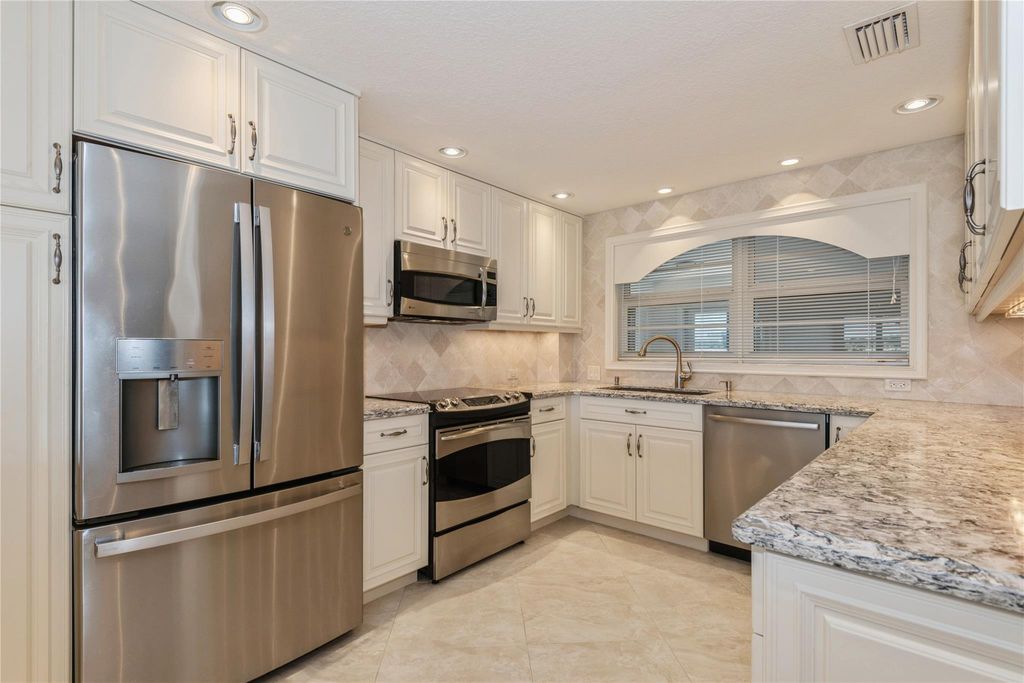Photo of 5100 Bayview Drive #403, Fort Lauderdale, FL 33308 (MLS # F10509272)