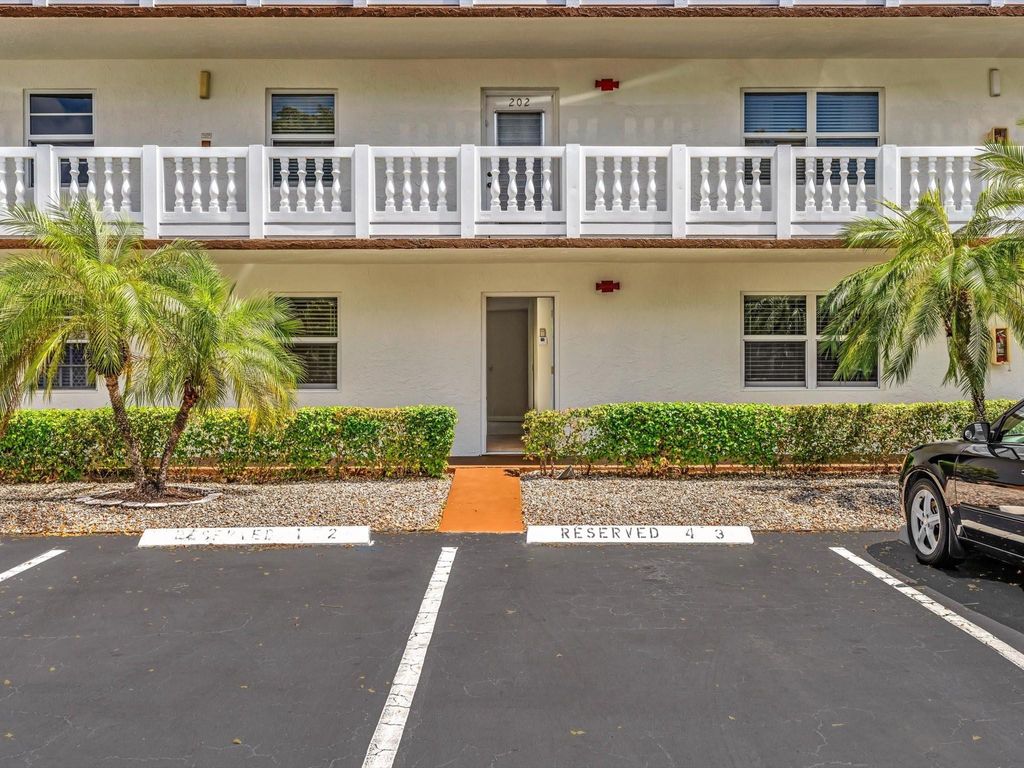 Photo of 1025 SE 4th Avenue #102, Dania Beach, FL 33004 (MLS # F10494636)