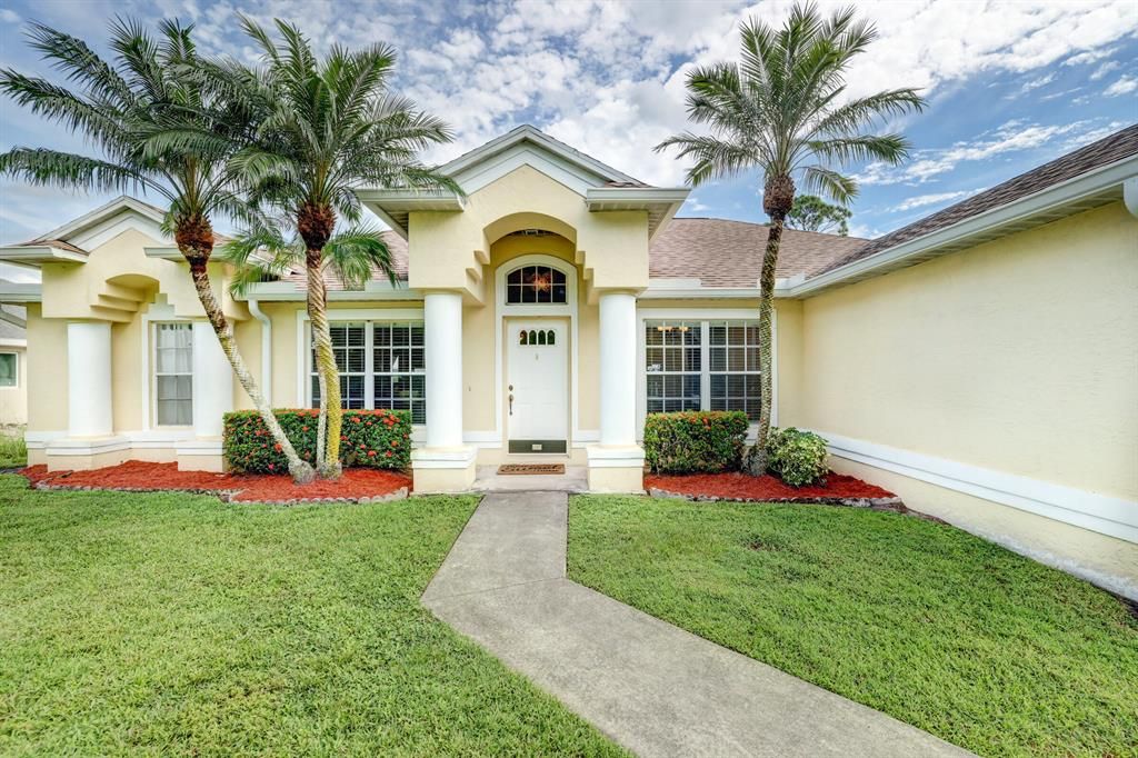 Photo of 2151 SW Leafy Road, Port Saint Lucie, FL 34953 (MLS # R10746997)