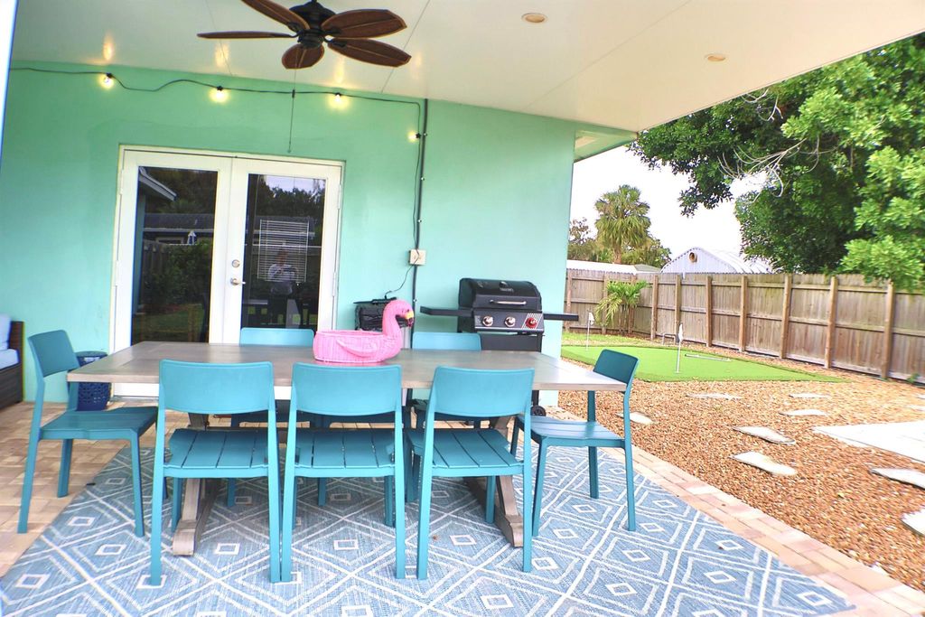 Photo of 1424 Willow Road, Palm Springs, FL 33406 (MLS # R11018069)