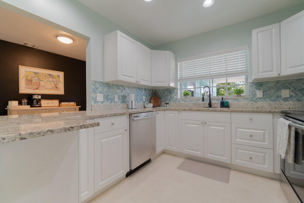Photo of 1424 Willow Road, Palm Springs, FL 33406 (MLS # R11018069)