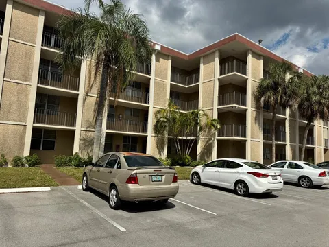 2601 NW 48 Terrace Unit 249, Lauderdale Lakes, FL MLS: F10489031