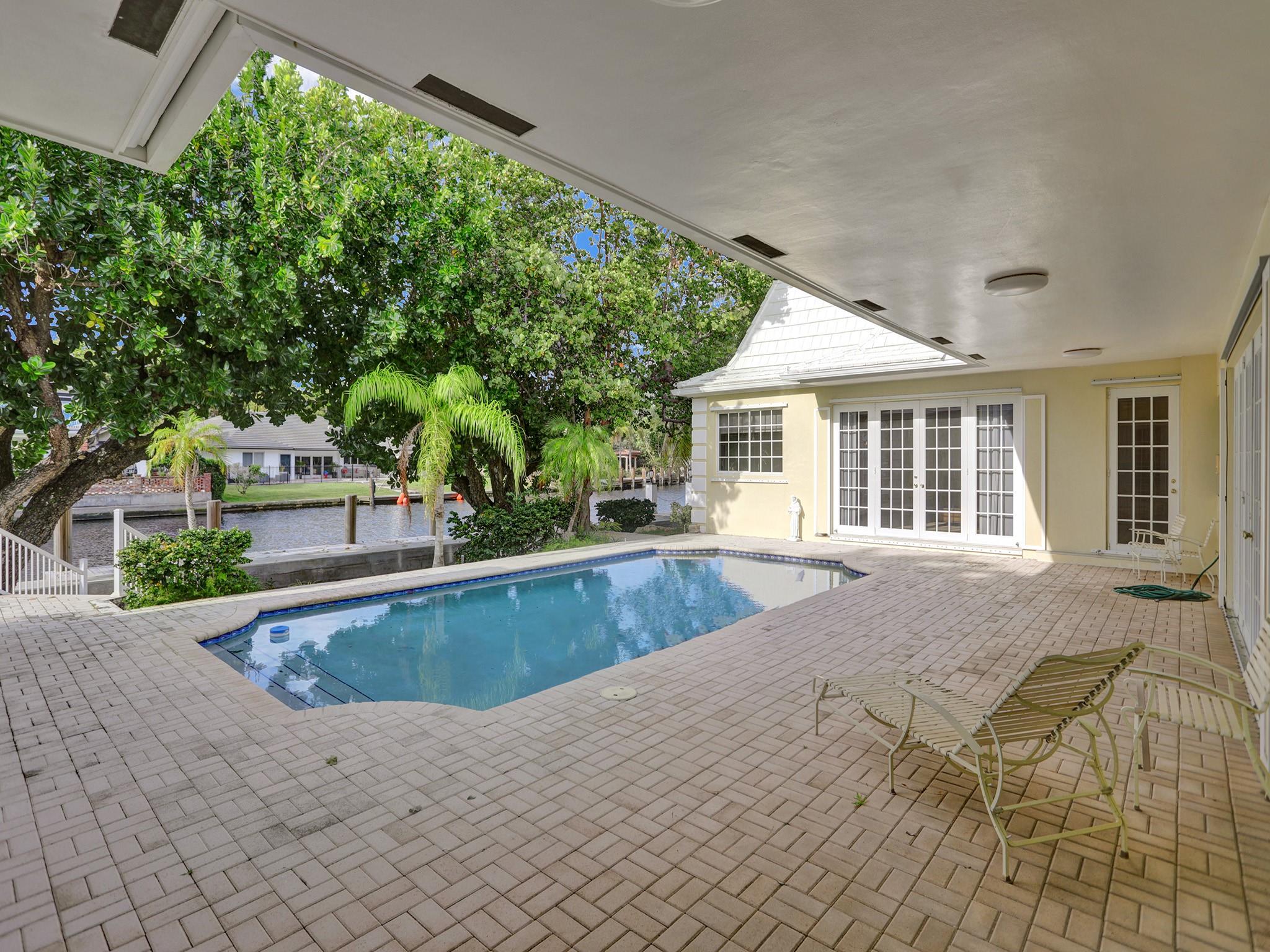 Bay Colony - Residential