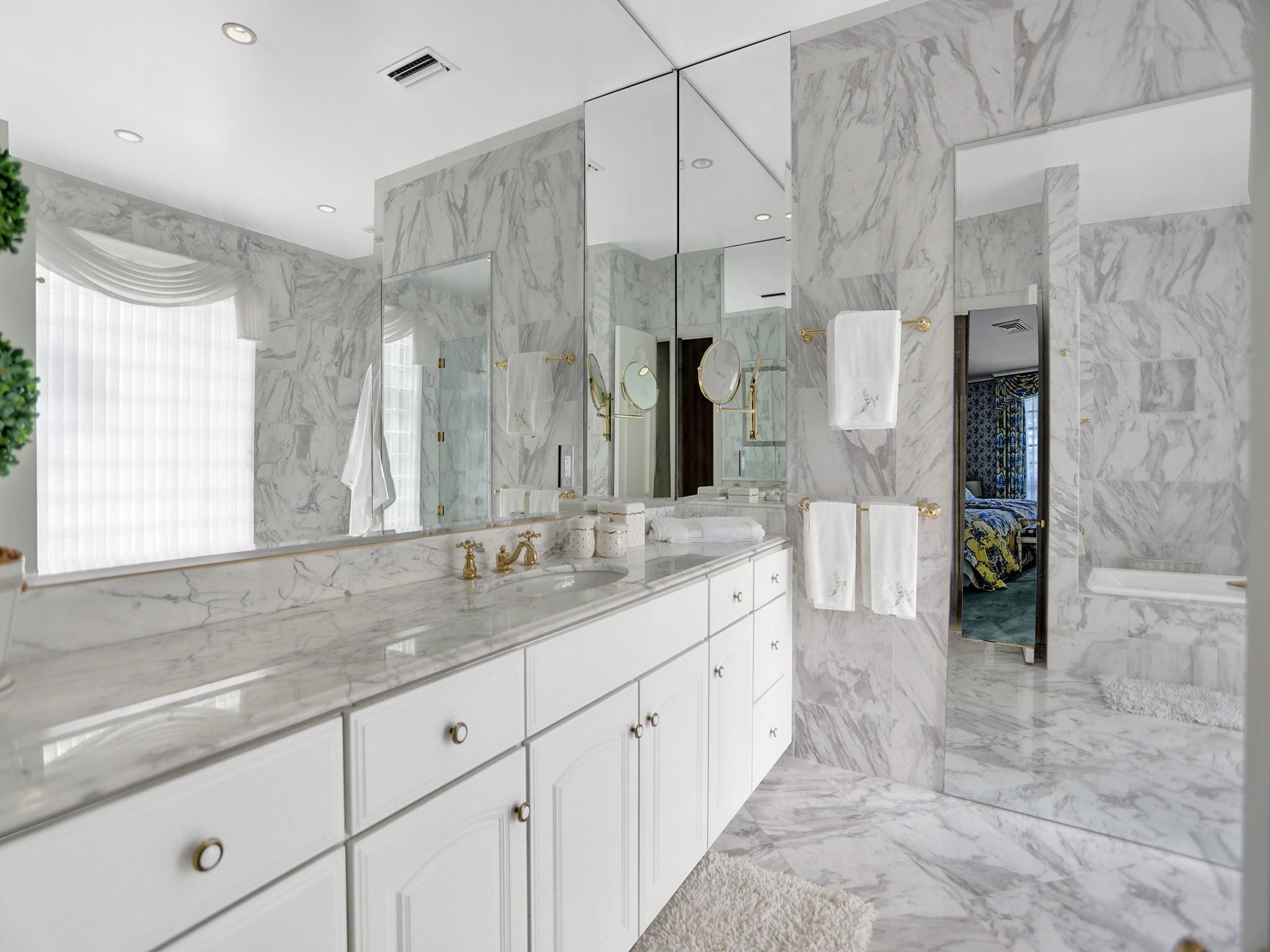 Bay Colony - Residential