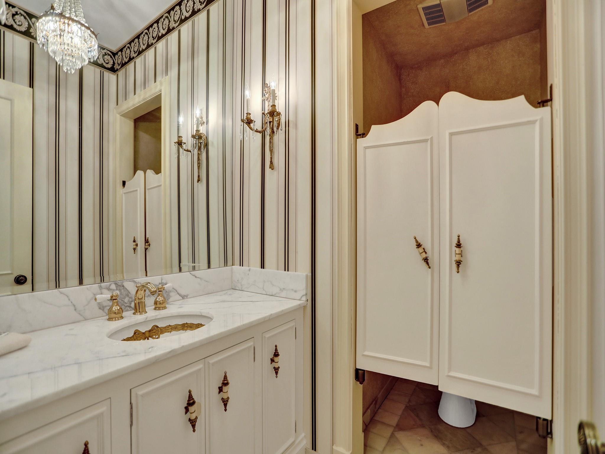 Bay Colony - Residential