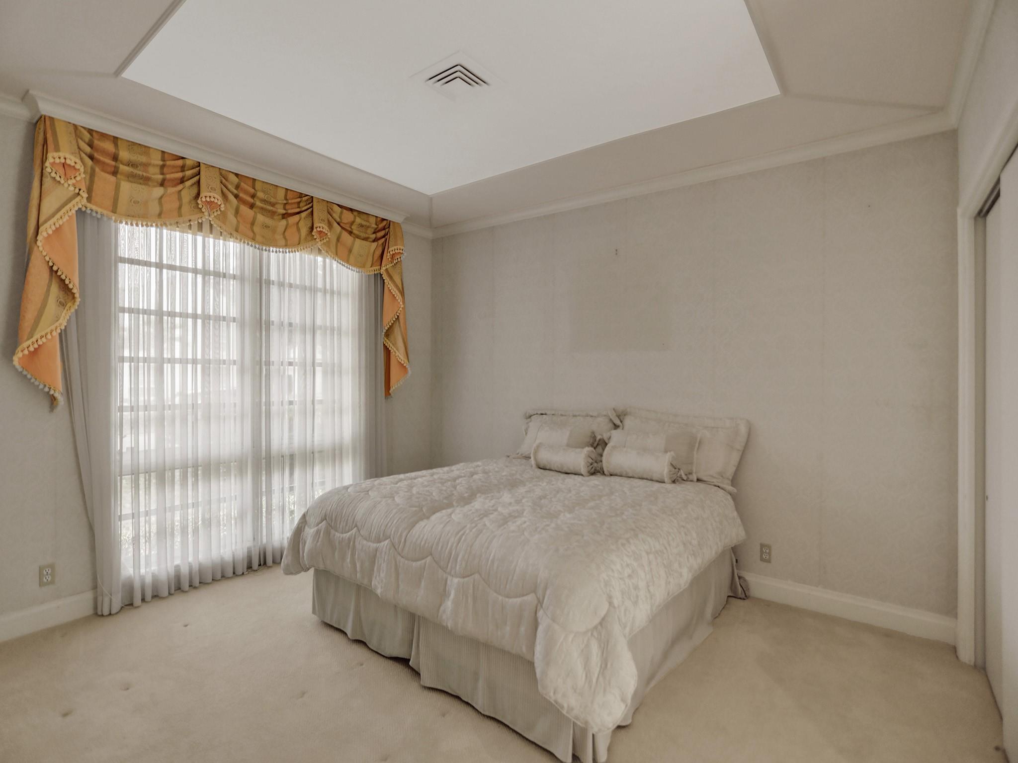 Bay Colony - Residential