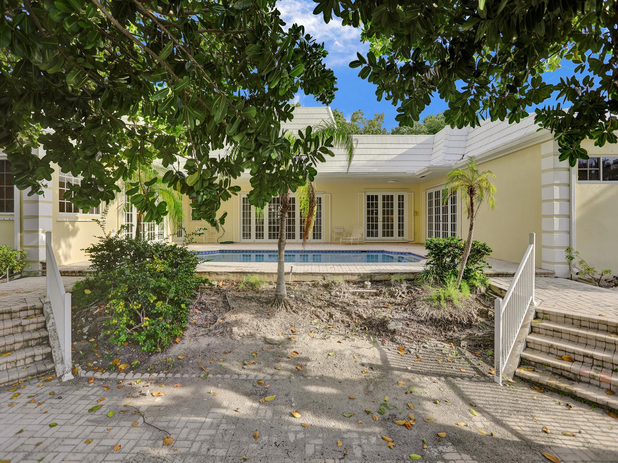 Bay Colony - Residential