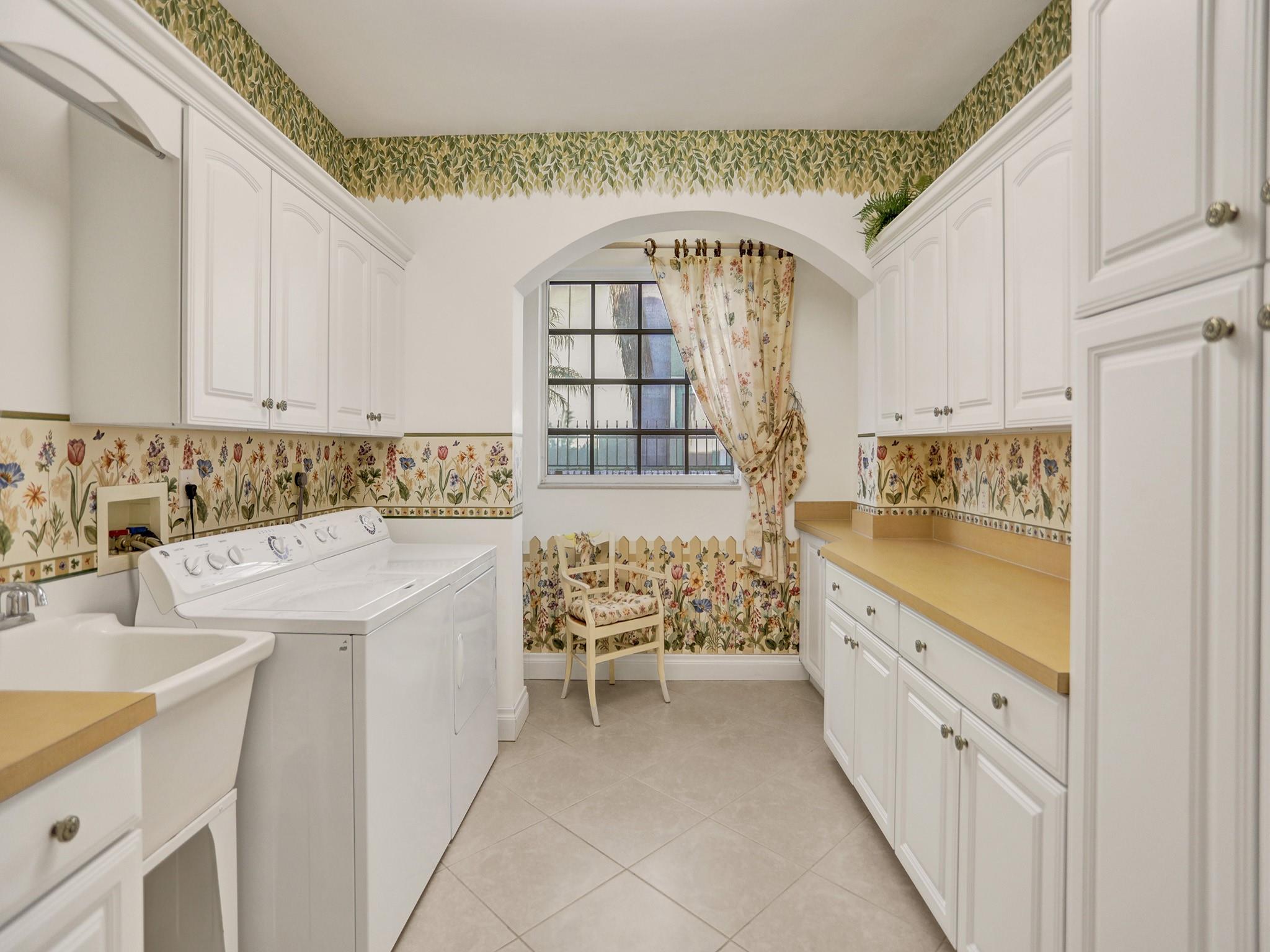 Bay Colony - Residential