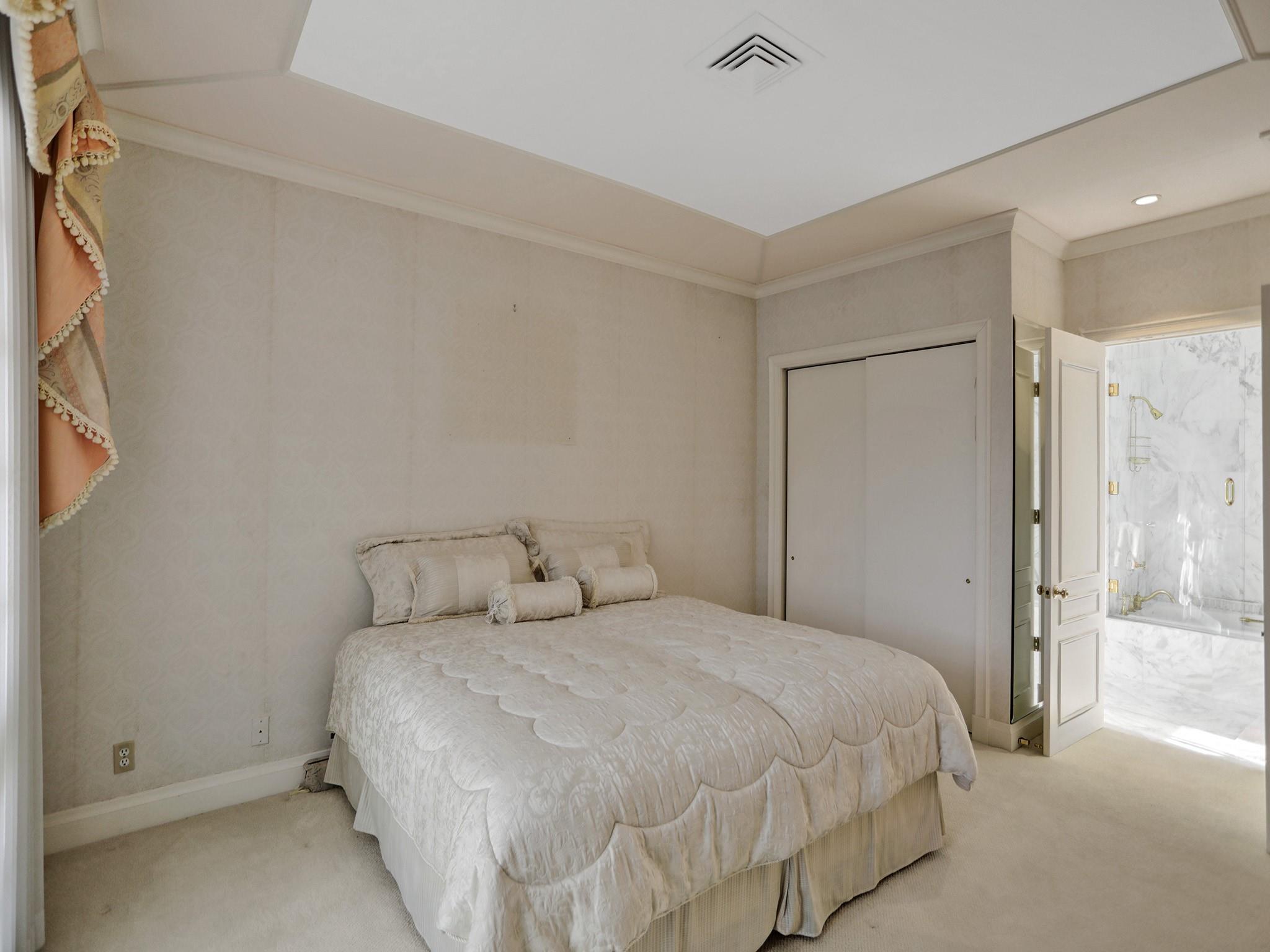 Bay Colony - Residential