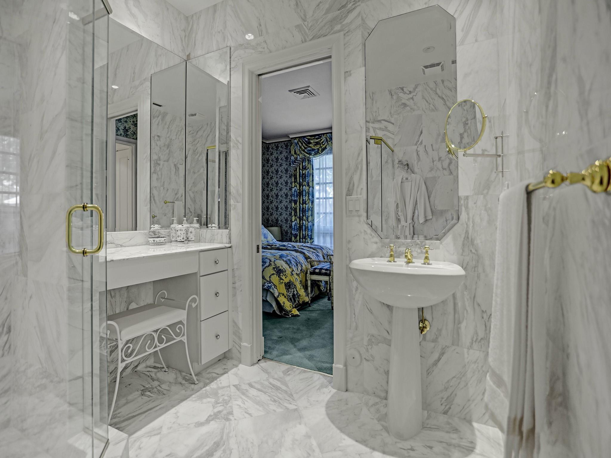 Bay Colony - Residential