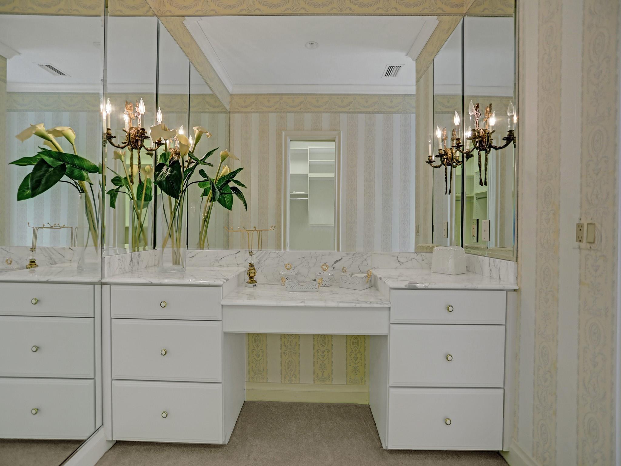 Bay Colony - Residential