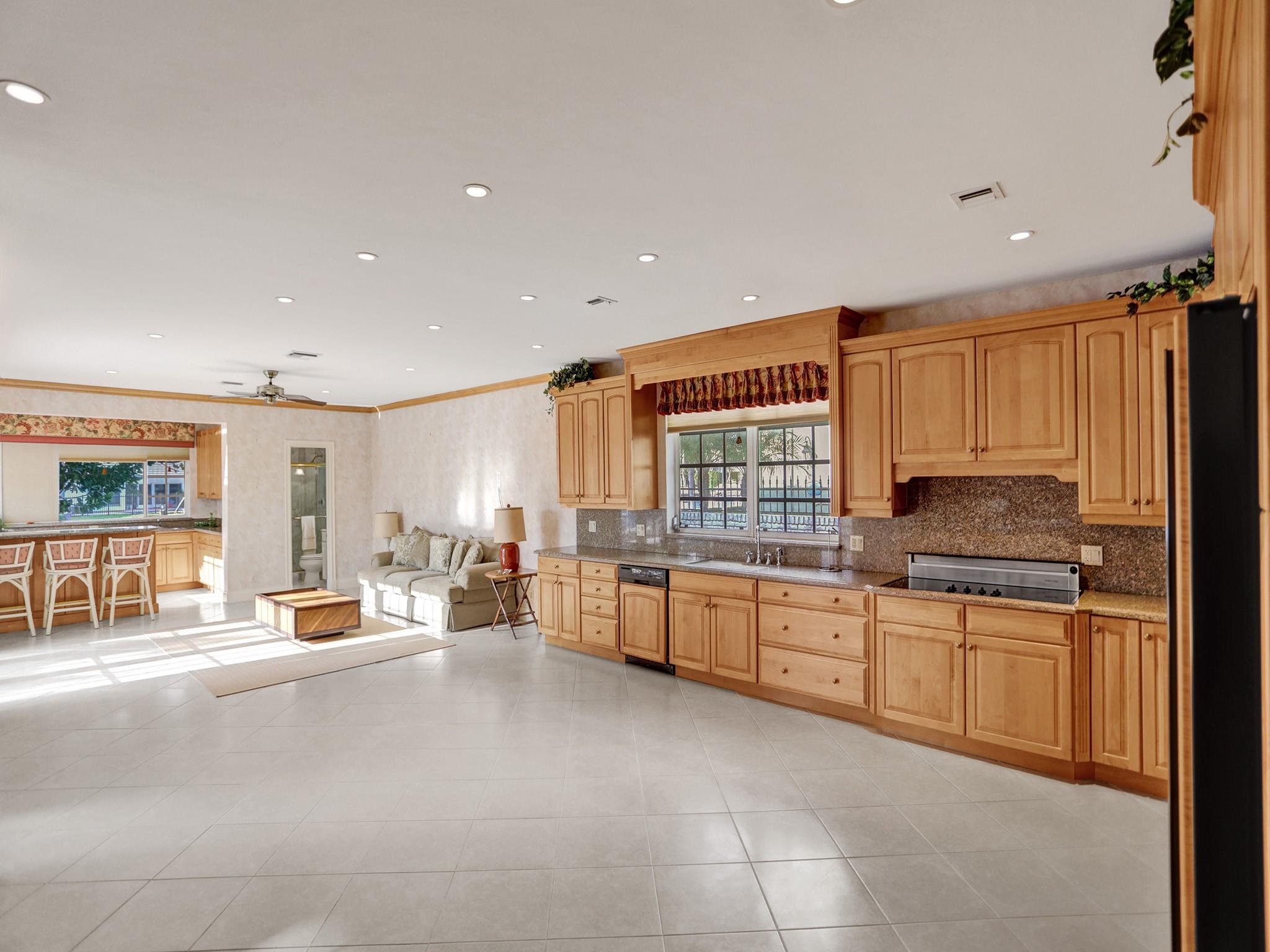 Bay Colony - Residential