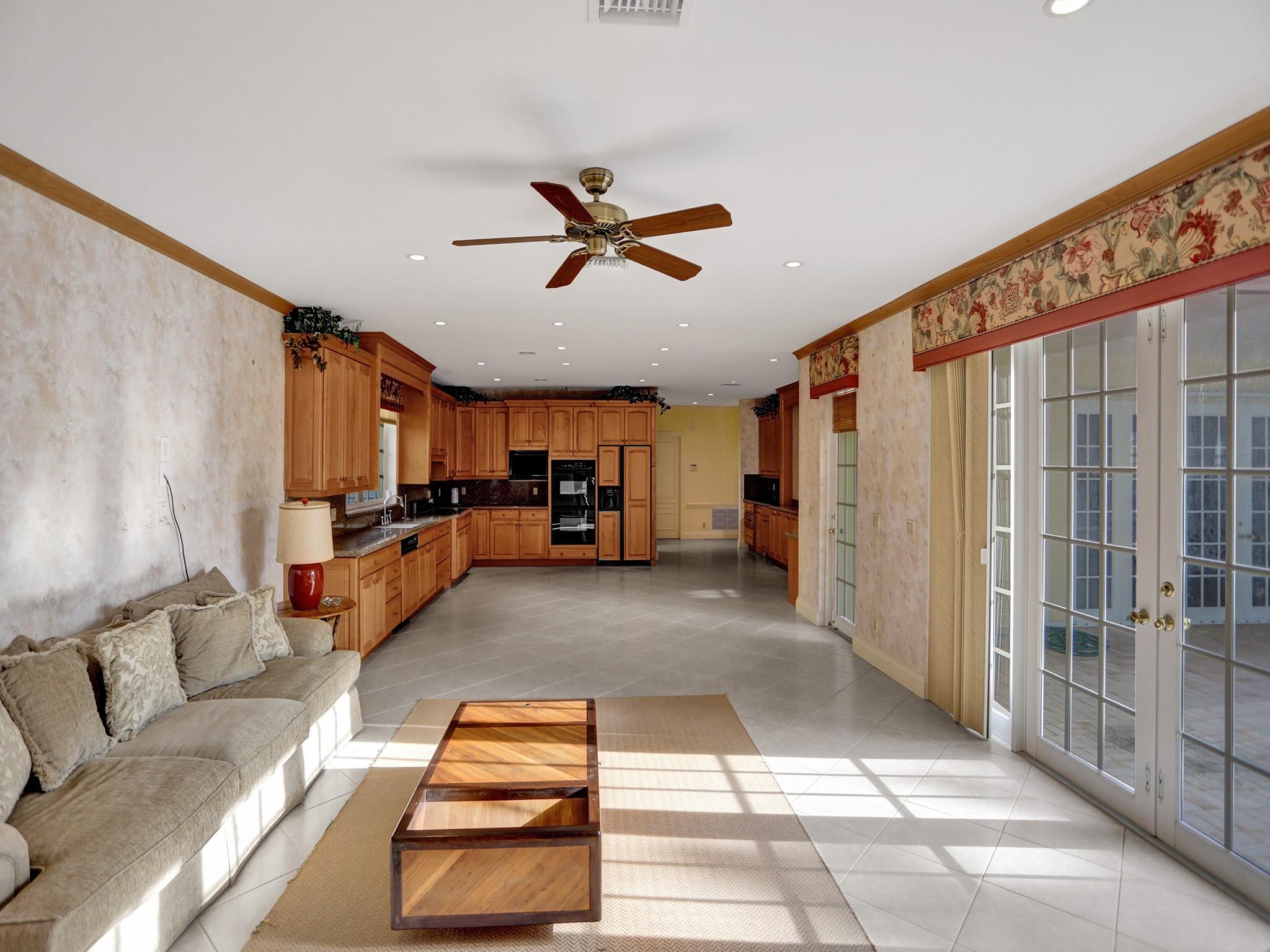 Bay Colony - Residential