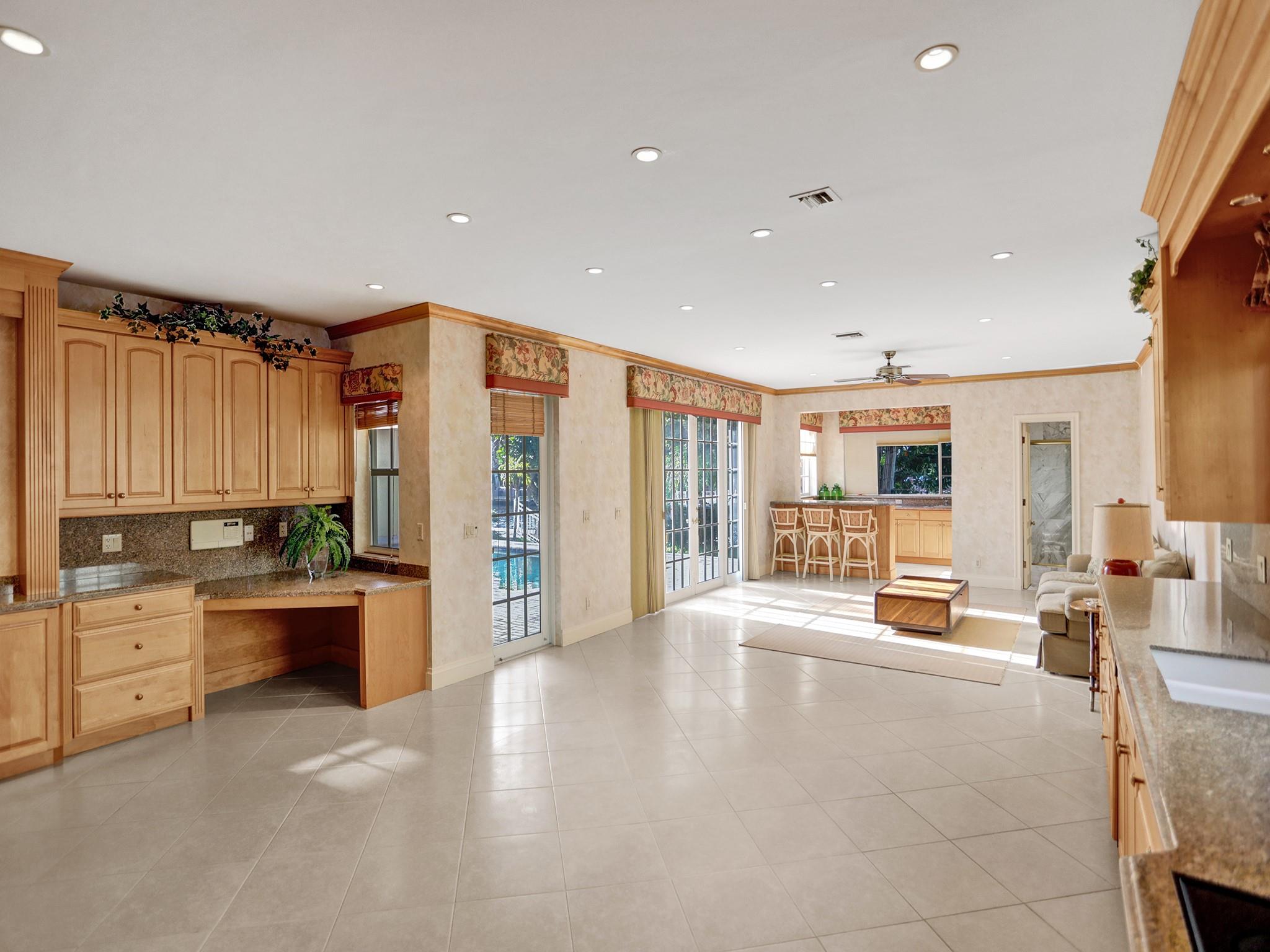 Bay Colony - Residential