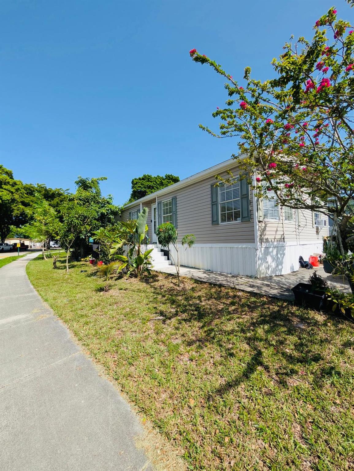 6800 NW 39th Avenue 282