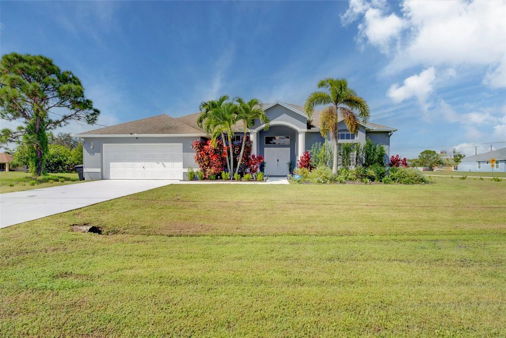 Photo of 5816 NW Coosa Drive, Port St Lucie, FL 34986 (MLS # F10404857)