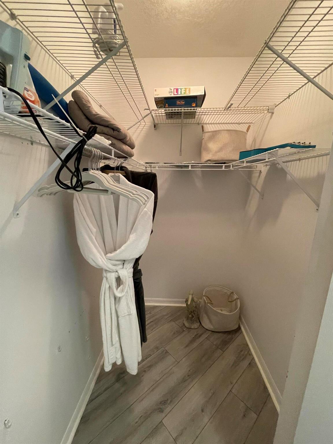 GOLF VILLAS II CONDOMINIU - Residential Lease