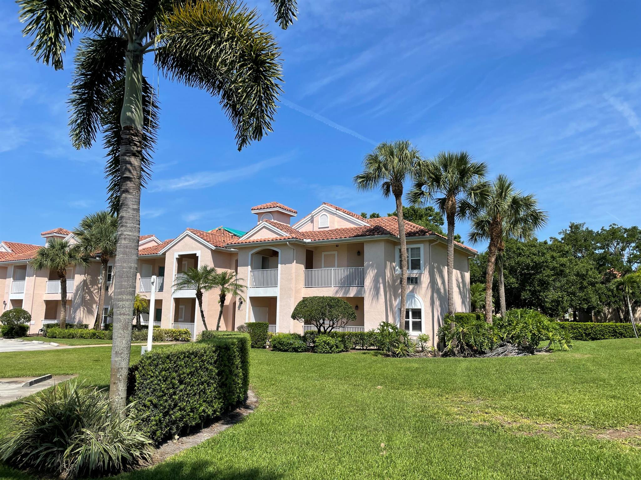 GOLF VILLAS II CONDOMINIU - Residential Lease