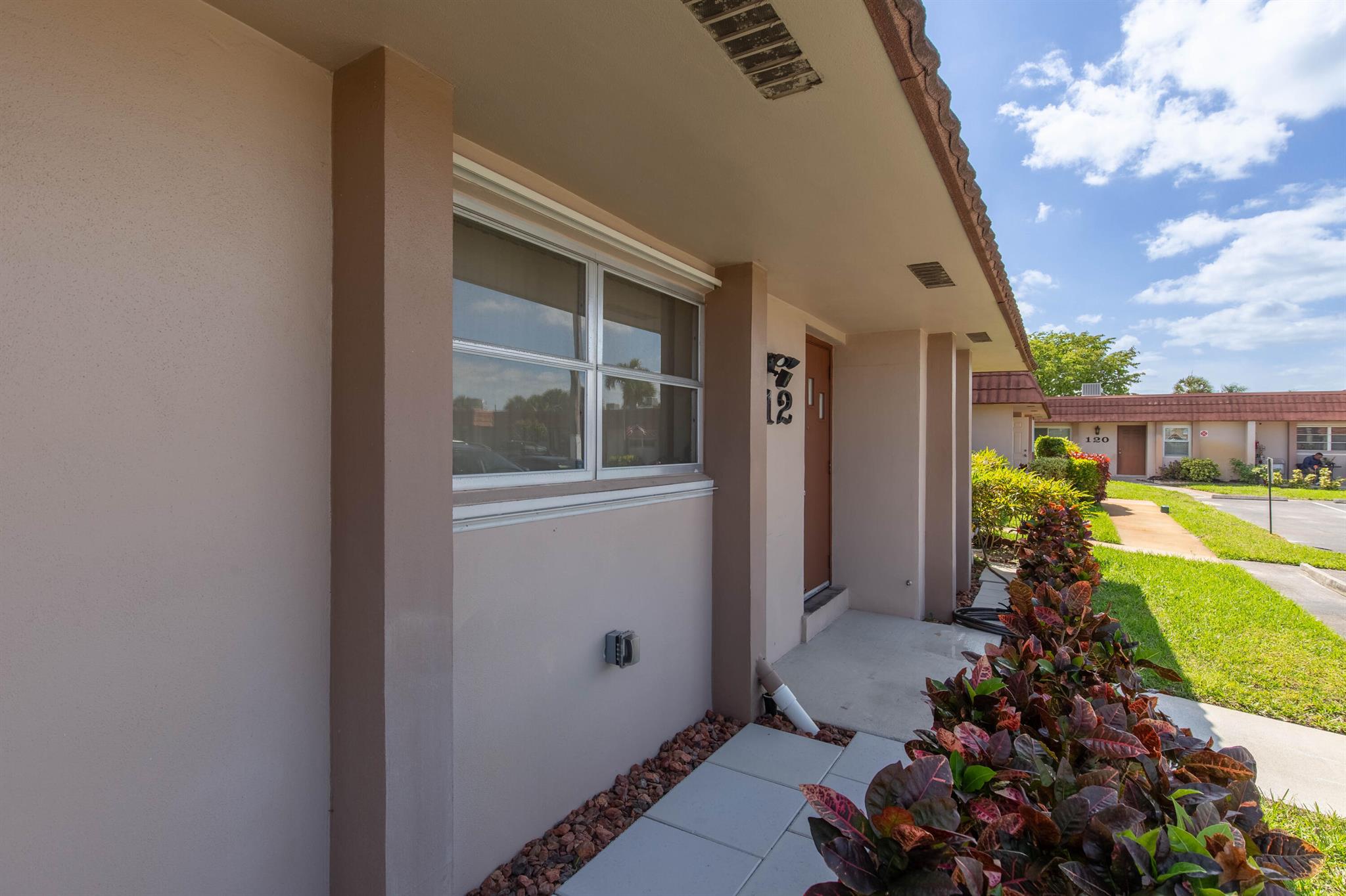 CRESTHAVEN CONDO TOWNHOMES SEC 2 - Residential