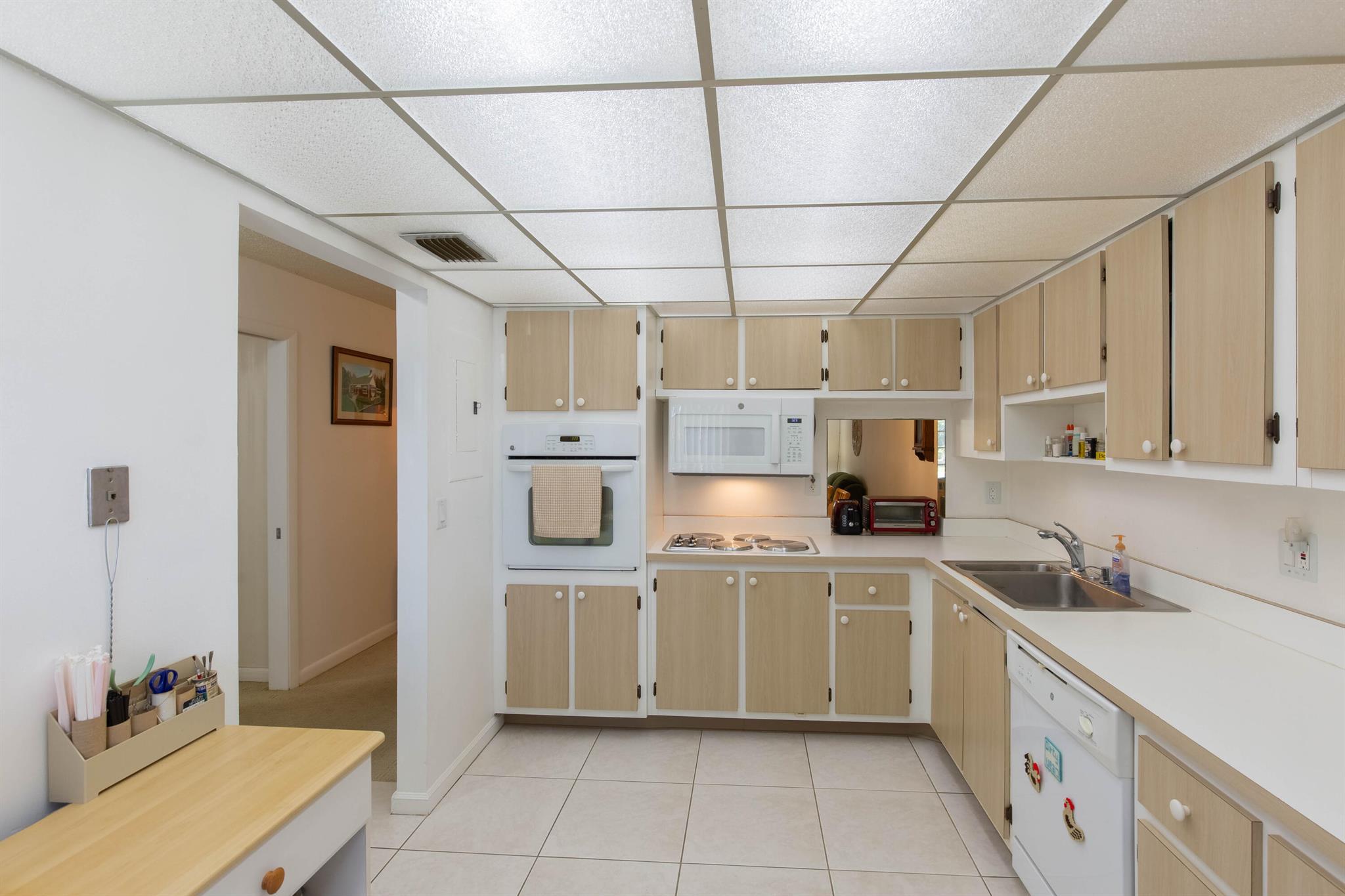 CRESTHAVEN CONDO TOWNHOMES SEC 2 - Residential