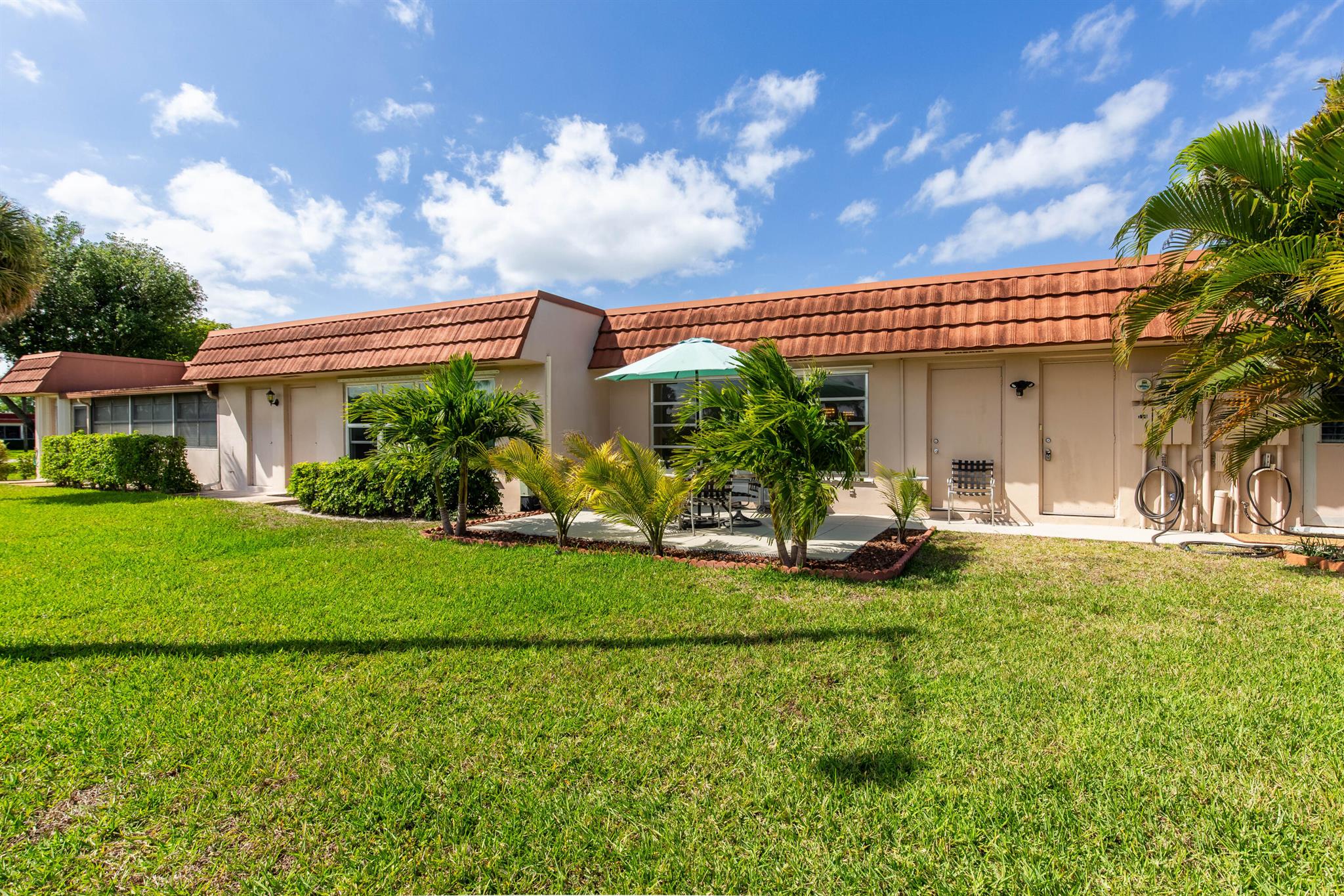 CRESTHAVEN CONDO TOWNHOMES SEC 2 - Residential