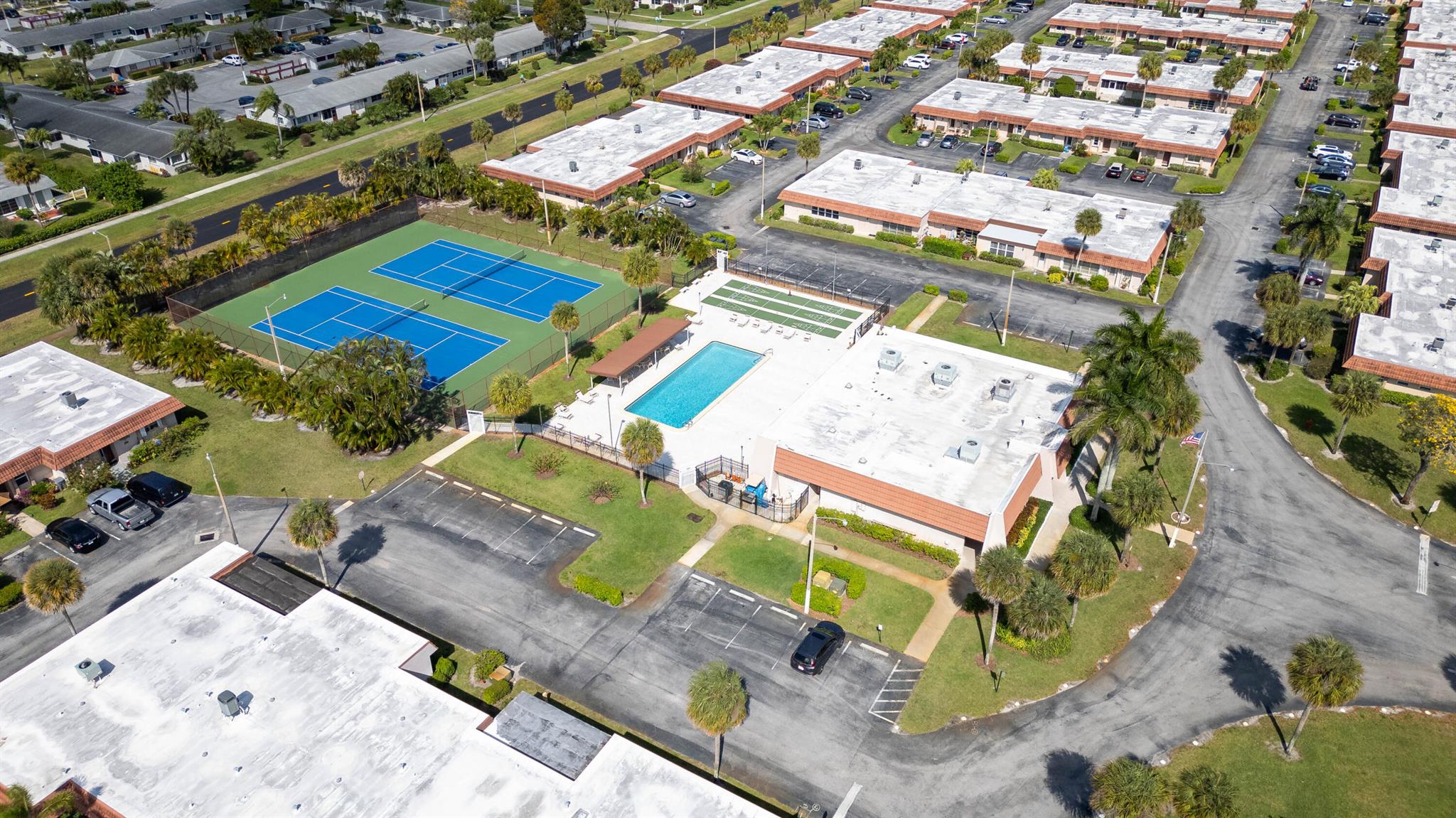 CRESTHAVEN CONDO TOWNHOMES SEC 2 - Residential