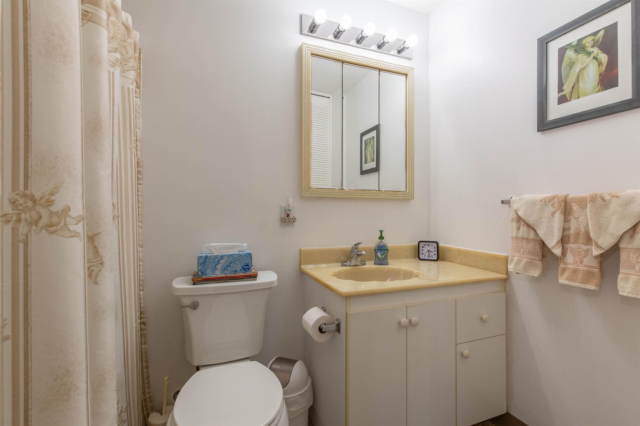 CRESTHAVEN CONDO TOWNHOMES SEC 2 - Residential