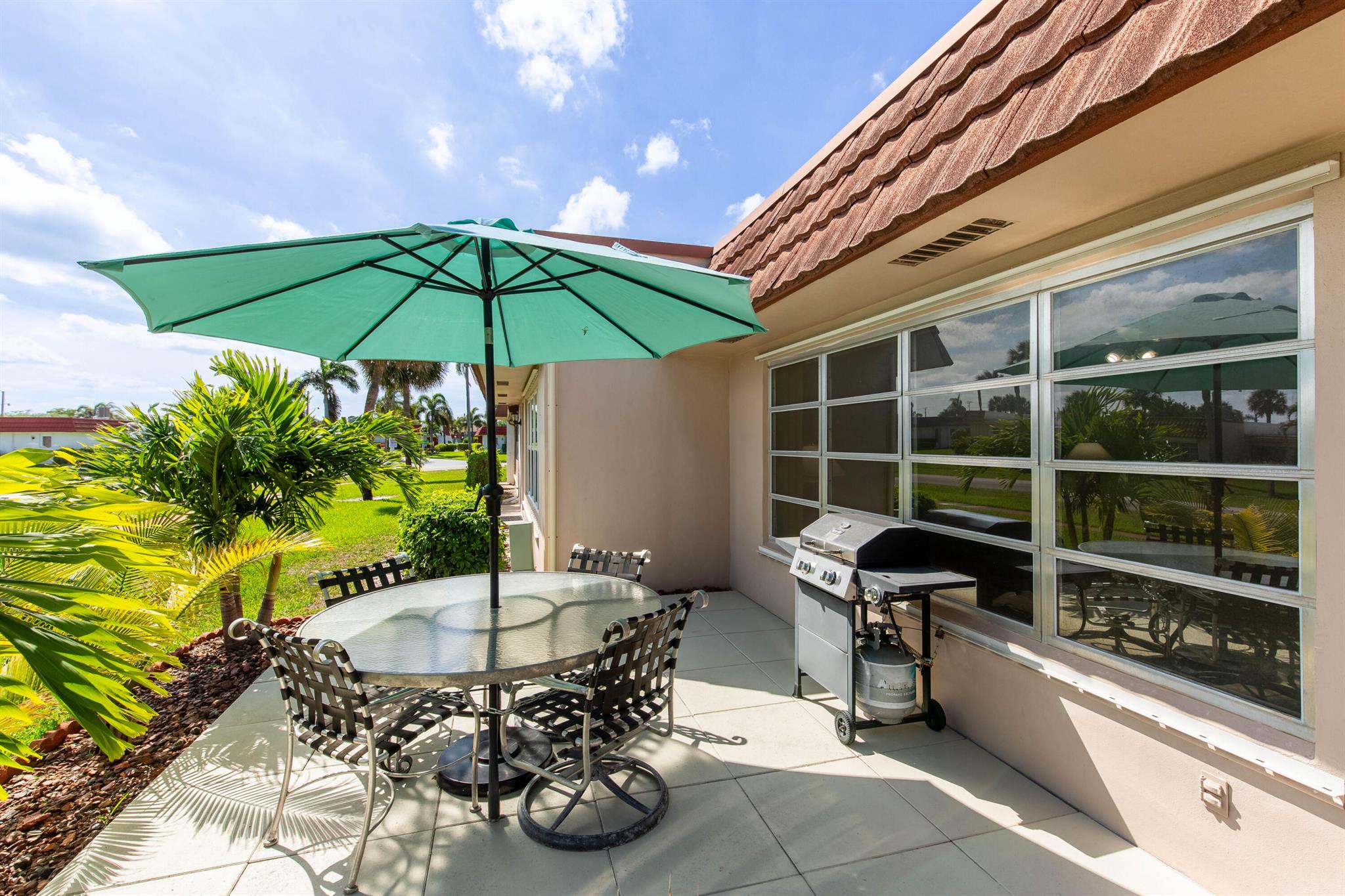 CRESTHAVEN CONDO TOWNHOMES SEC 2 - Residential